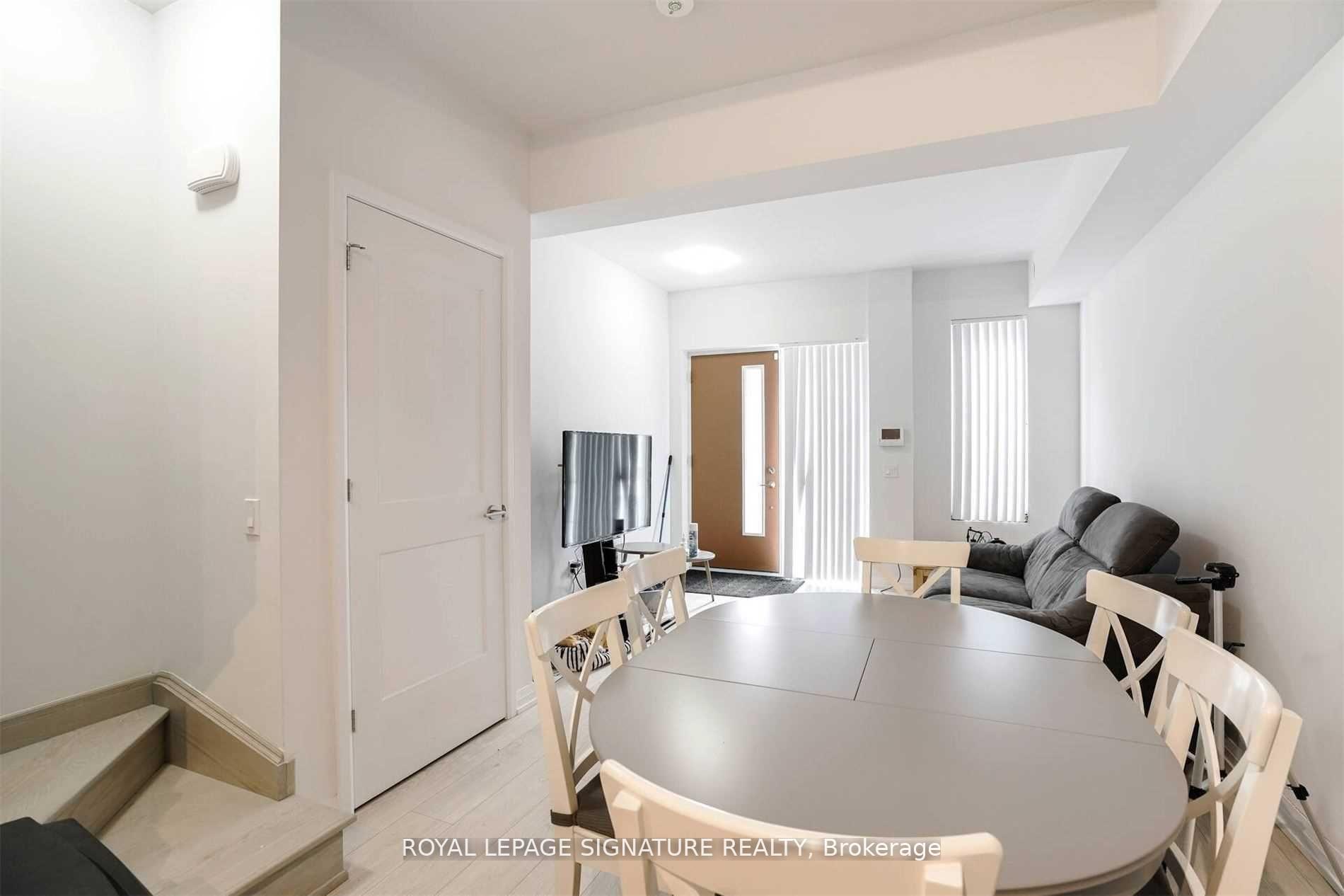 Photo 11 of Unit Th12, 1010 Portage Parkway, Vaughan, Concord — HOMEH
