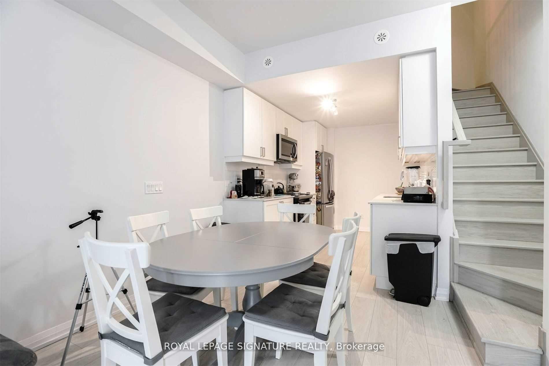 Photo 12 of Unit Th12, 1010 Portage Parkway, Vaughan, Concord — HOMEH