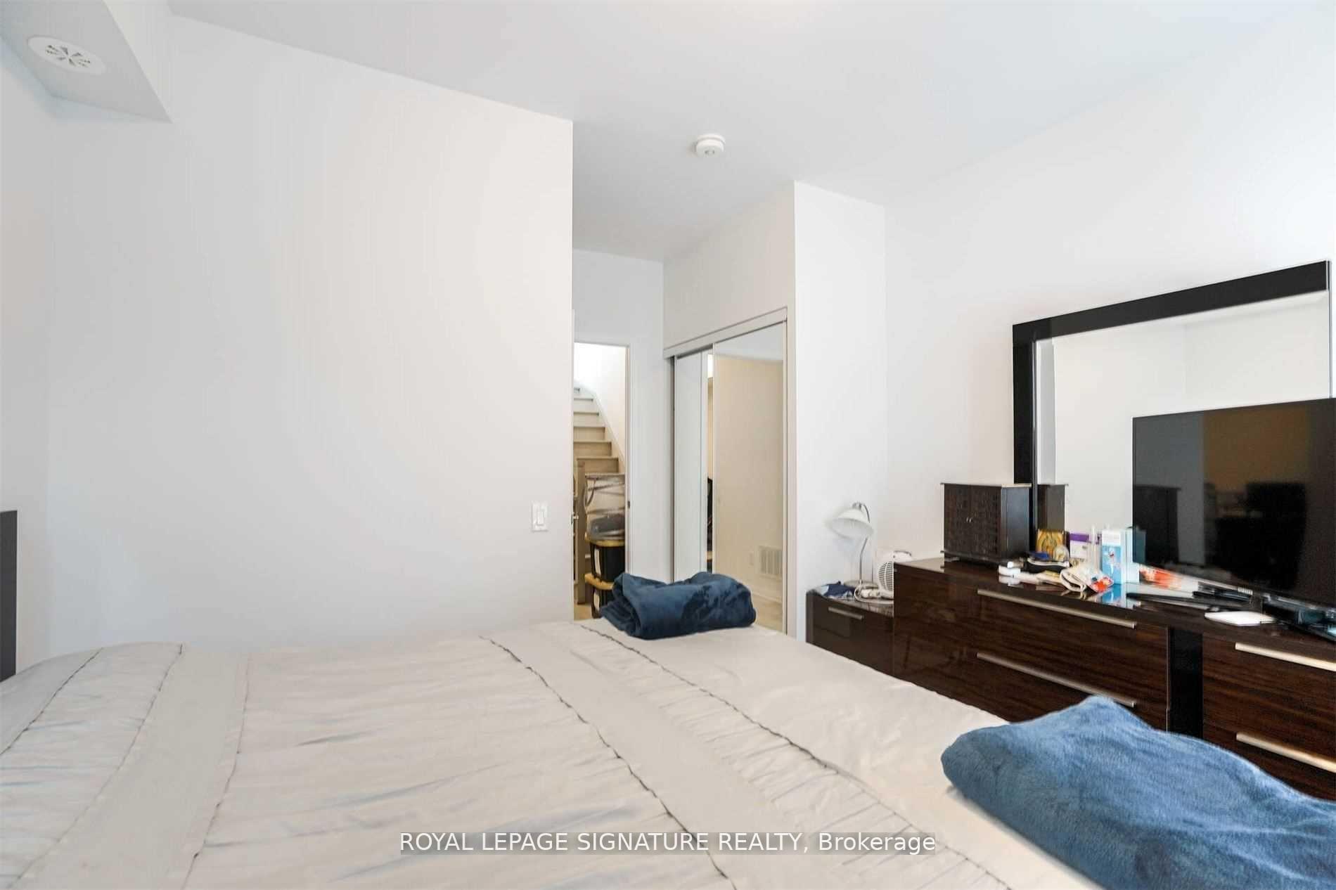 Photo 13 of Unit Th12, 1010 Portage Parkway, Vaughan, Concord — HOMEH