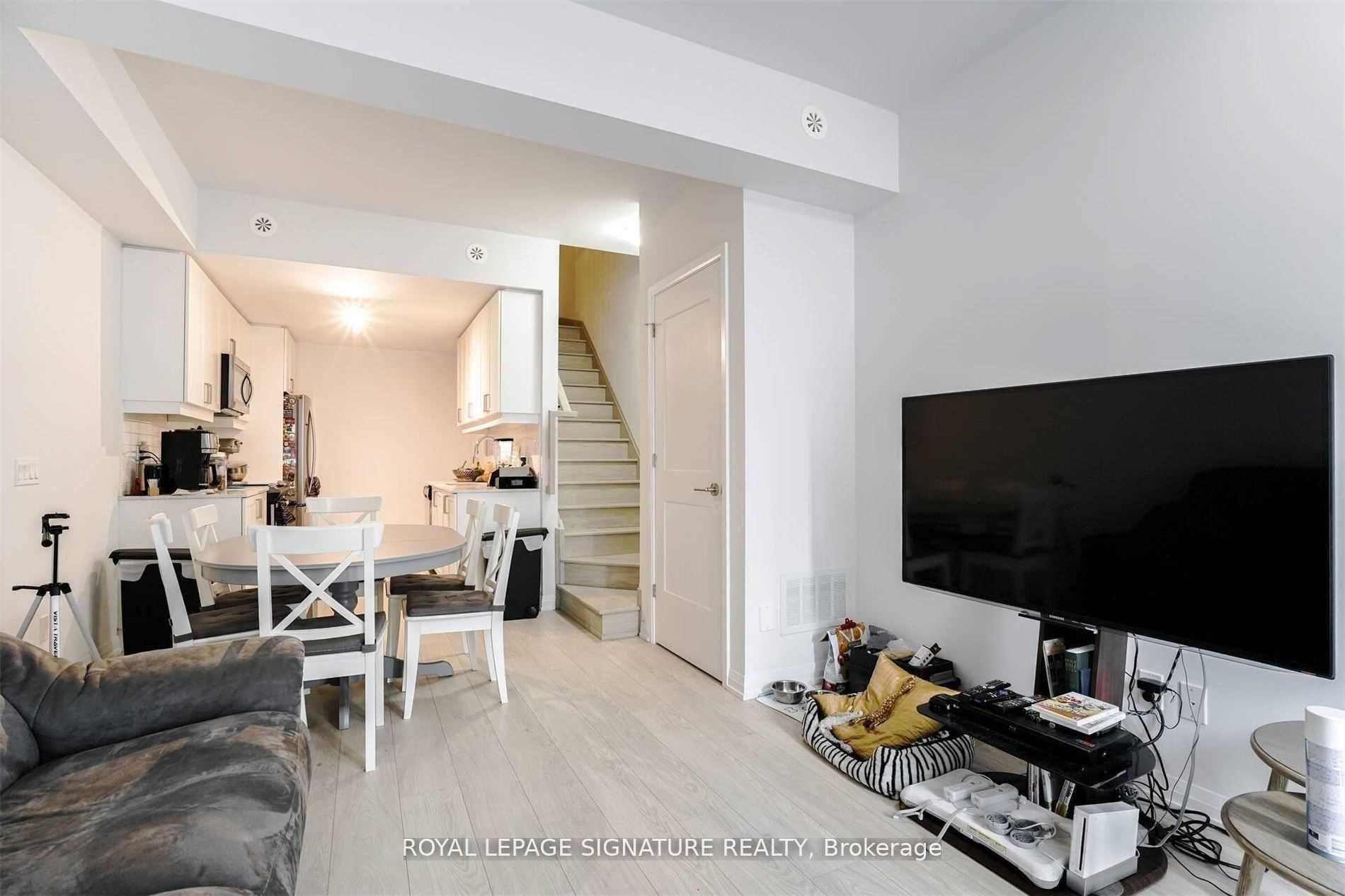 Photo 14 of Unit Th12, 1010 Portage Parkway, Vaughan, Concord — HOMEH