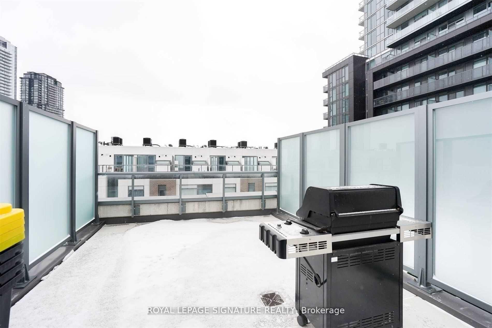 Photo 16 of Unit Th12, 1010 Portage Parkway, Vaughan, Concord — HOMEH