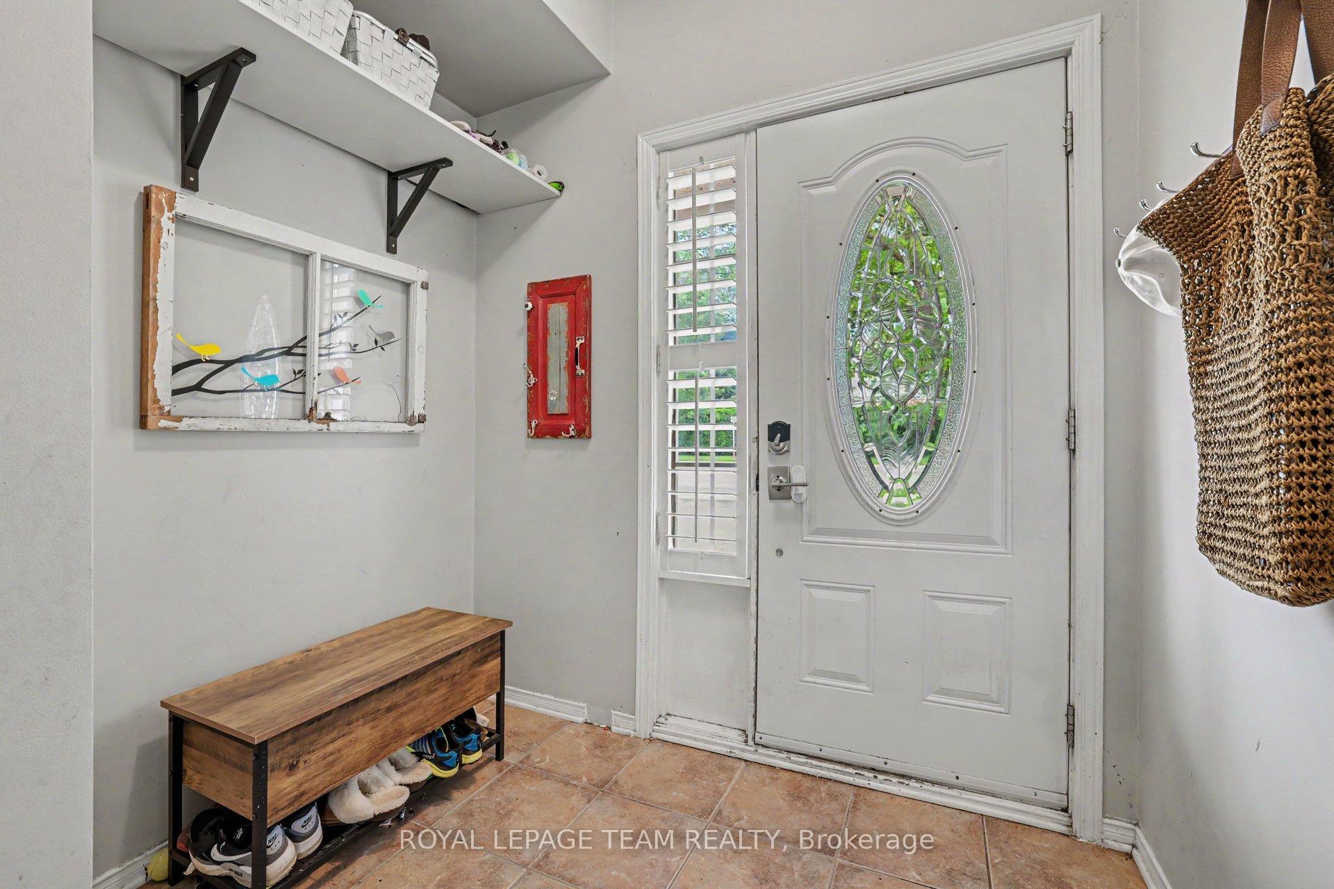 Photo 3 of 141 Grassy Plains Drive, Ottawa, Kanata - Emerald Meadows/Trailwest — HOMEH