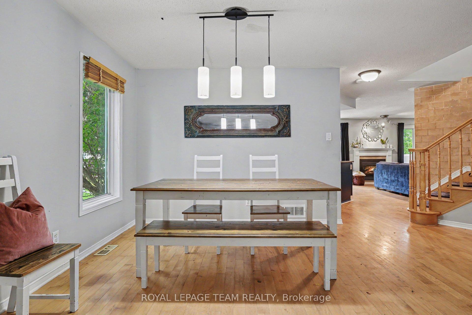 Photo 10 of 141 Grassy Plains Drive, Ottawa, Kanata - Emerald Meadows/Trailwest — HOMEH