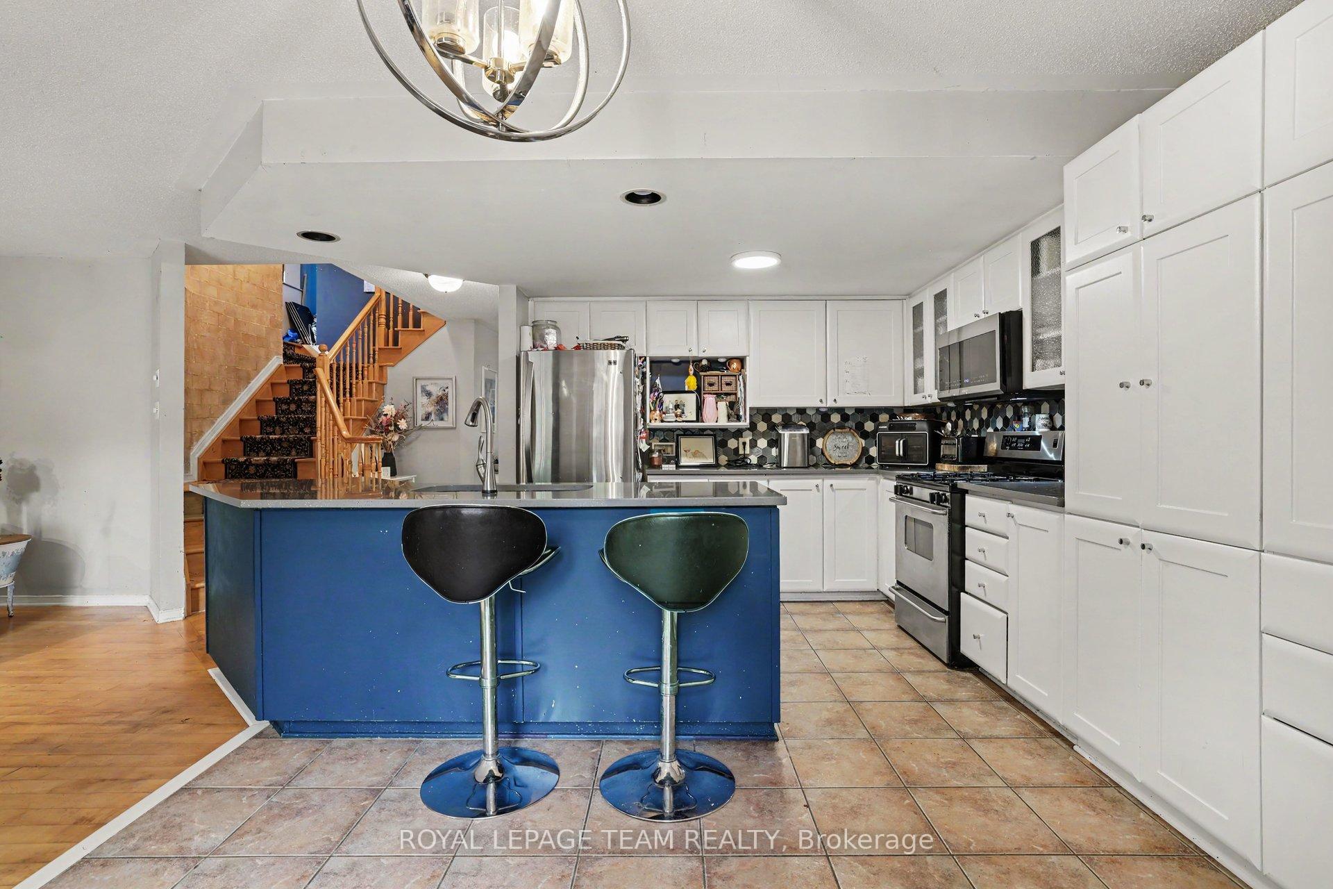 Photo 14 of 141 Grassy Plains Drive, Ottawa, Kanata - Emerald Meadows/Trailwest — HOMEH