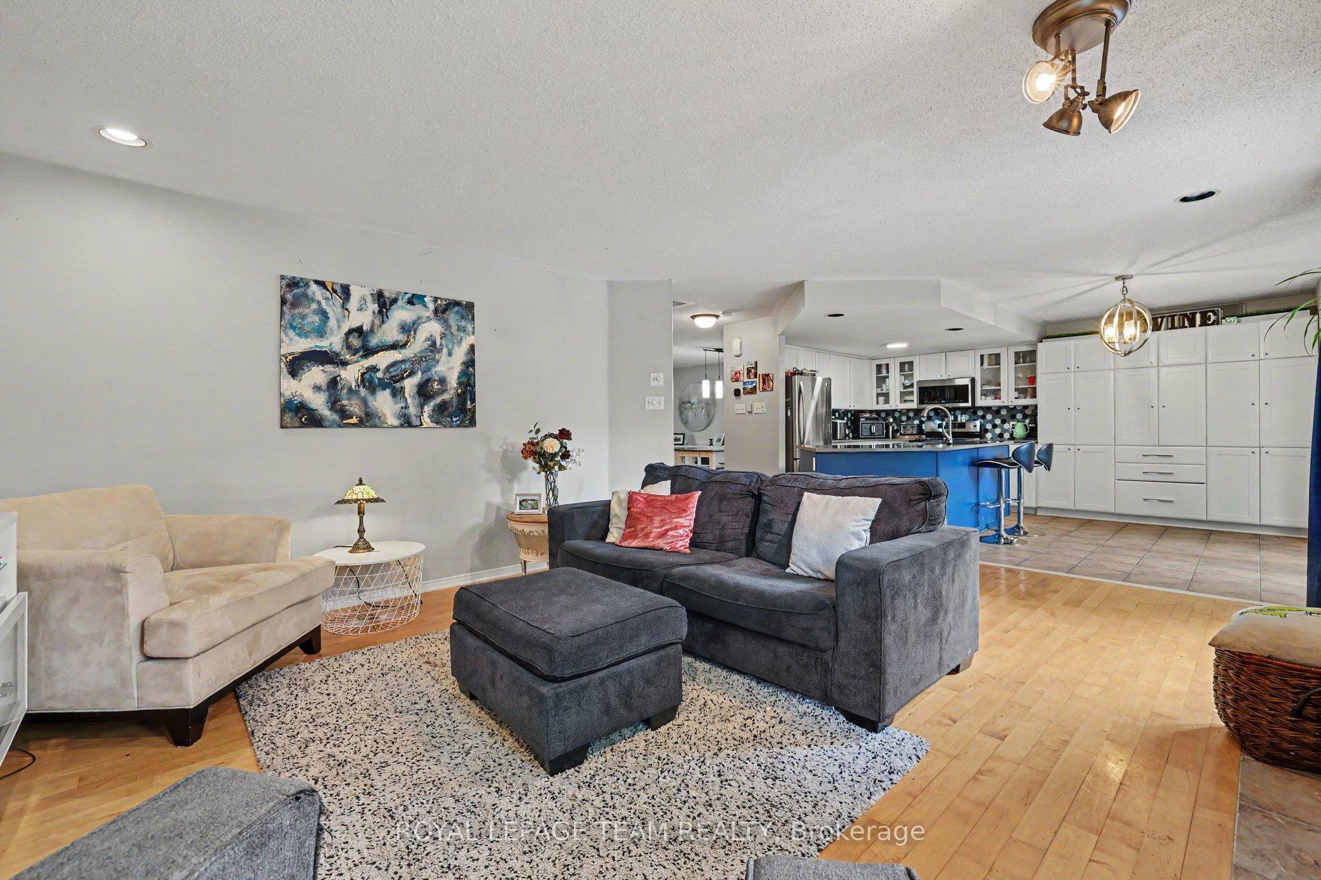 Photo 19 of 141 Grassy Plains Drive, Ottawa, Kanata - Emerald Meadows/Trailwest — HOMEH