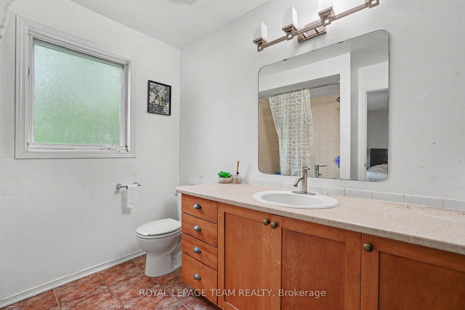 Photo 23 of 141 Grassy Plains Drive, Ottawa, Kanata - Emerald Meadows/Trailwest — HOMEH