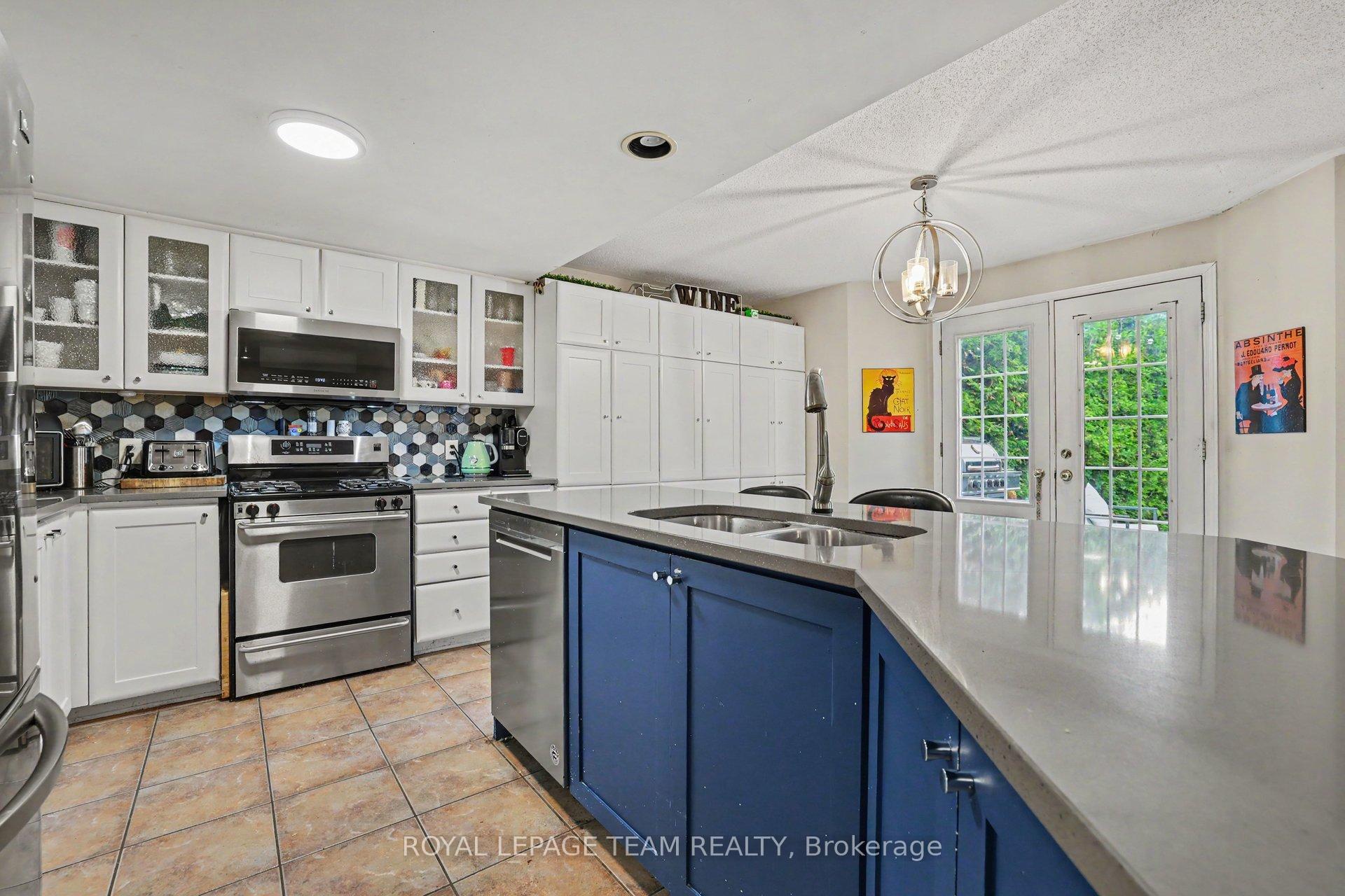 Photo 15 of 141 Grassy Plains Drive, Ottawa, Kanata - Emerald Meadows/Trailwest — HOMEH