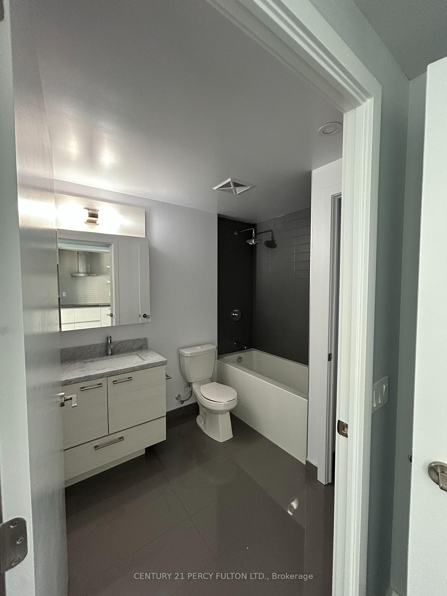 Photo 6 of Unit 4710, 2221 Yonge Street, Toronto, Mount Pleasant West — HOMEH
