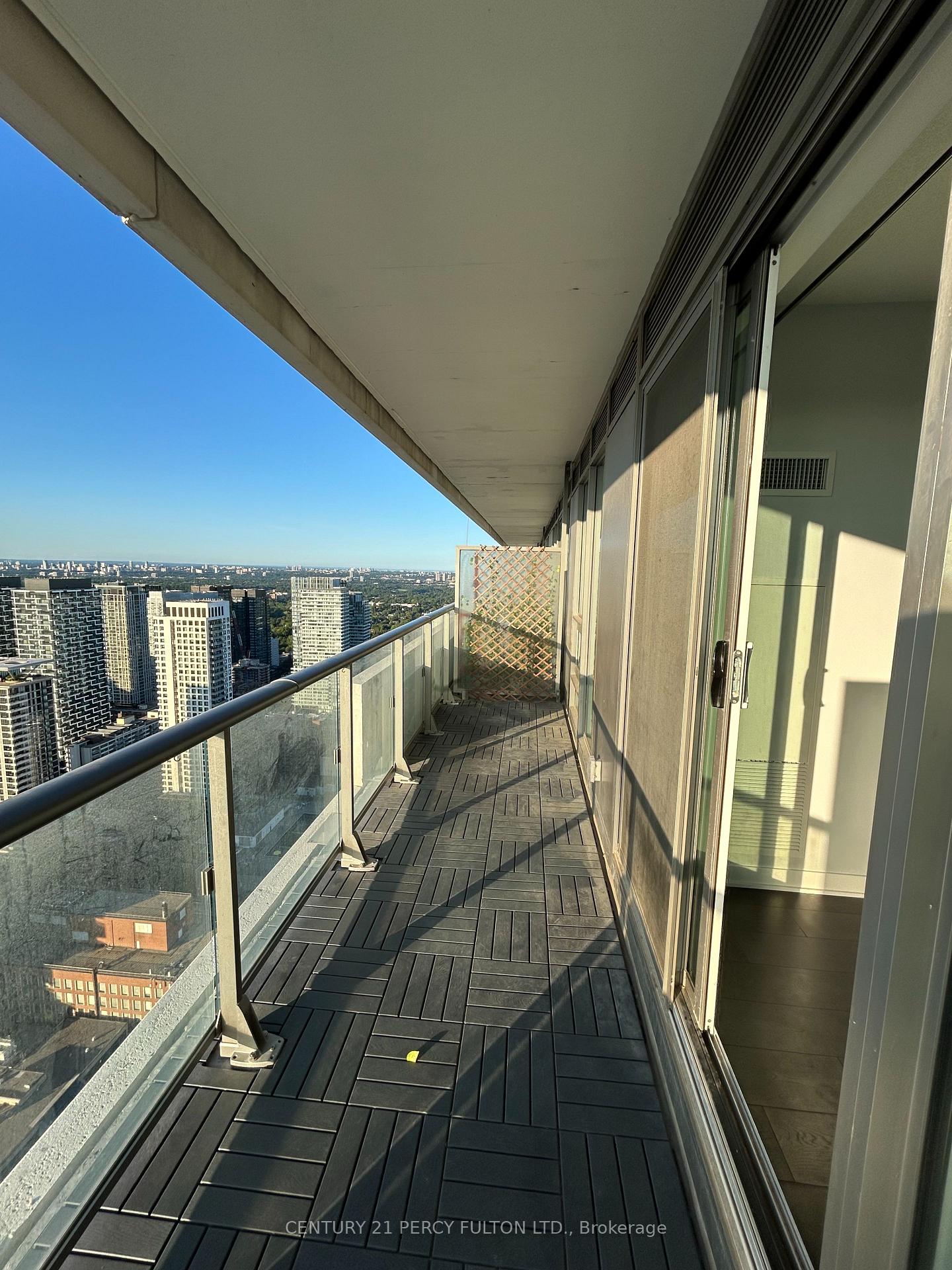 Photo 10 of Unit 4710, 2221 Yonge Street, Toronto, Mount Pleasant West — HOMEH