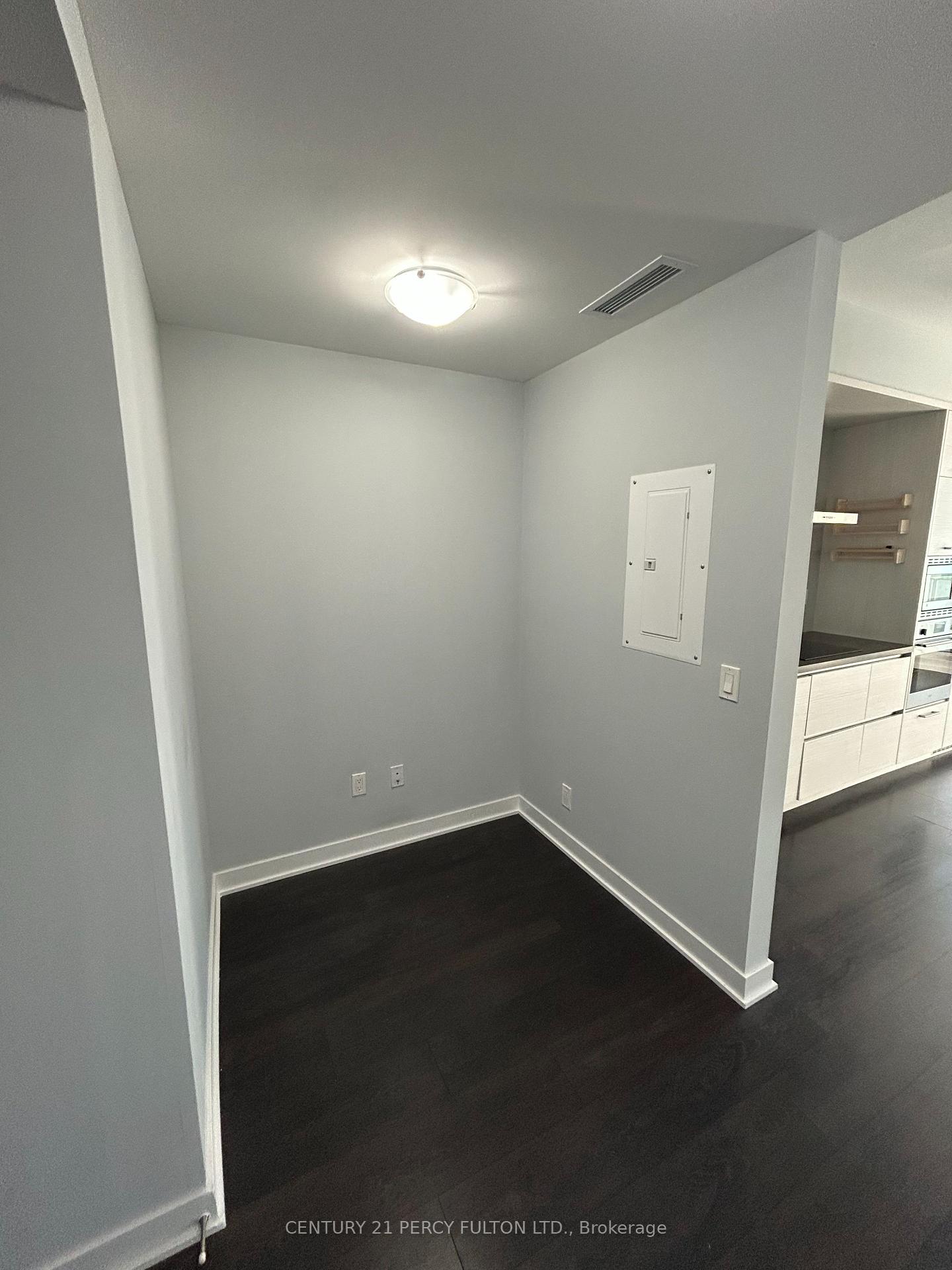 Photo 11 of Unit 4710, 2221 Yonge Street, Toronto, Mount Pleasant West — HOMEH