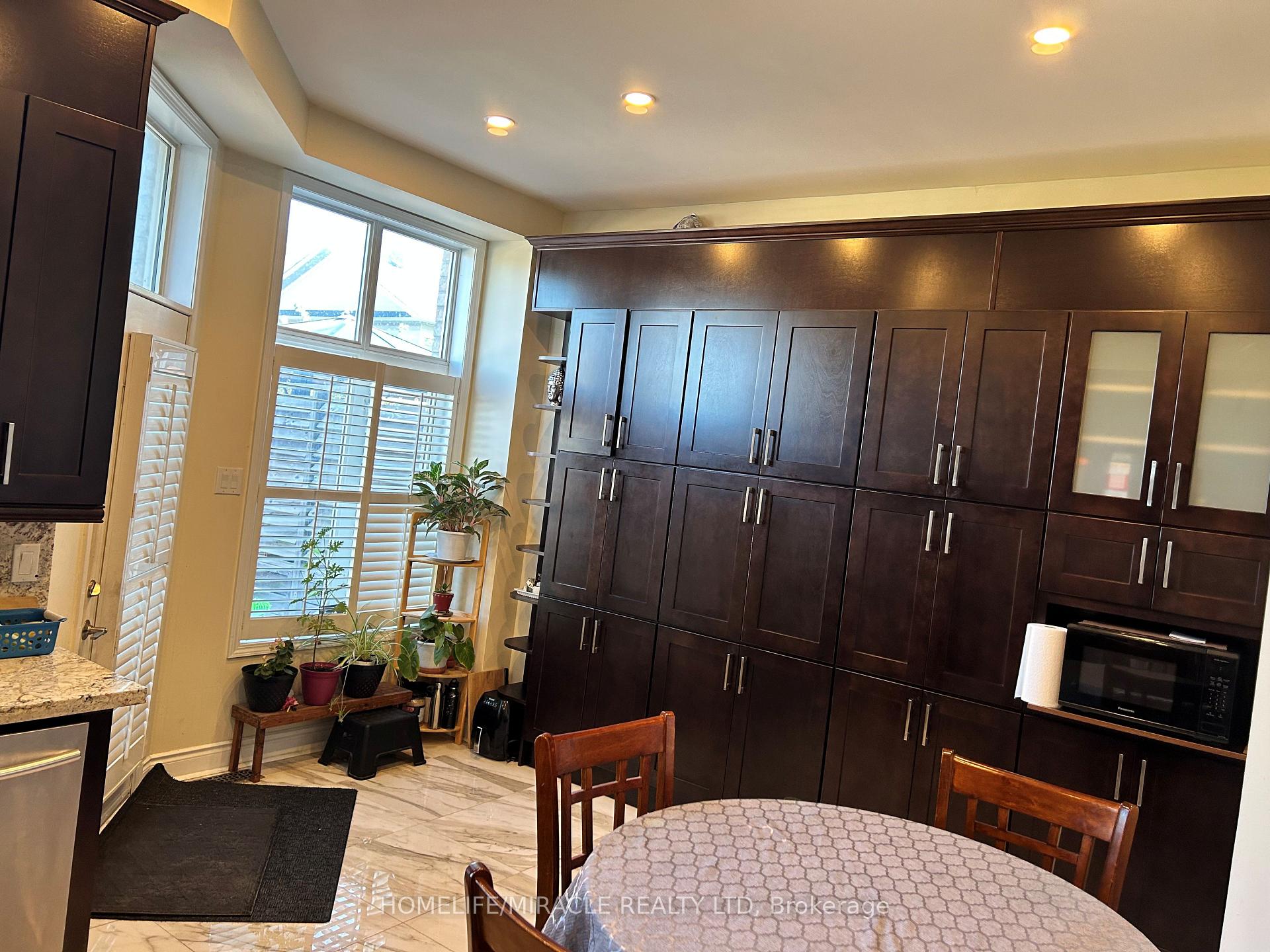 Photo 4 of 83 Cornell Park Avenue, Markham, Cornell — HOMEH
