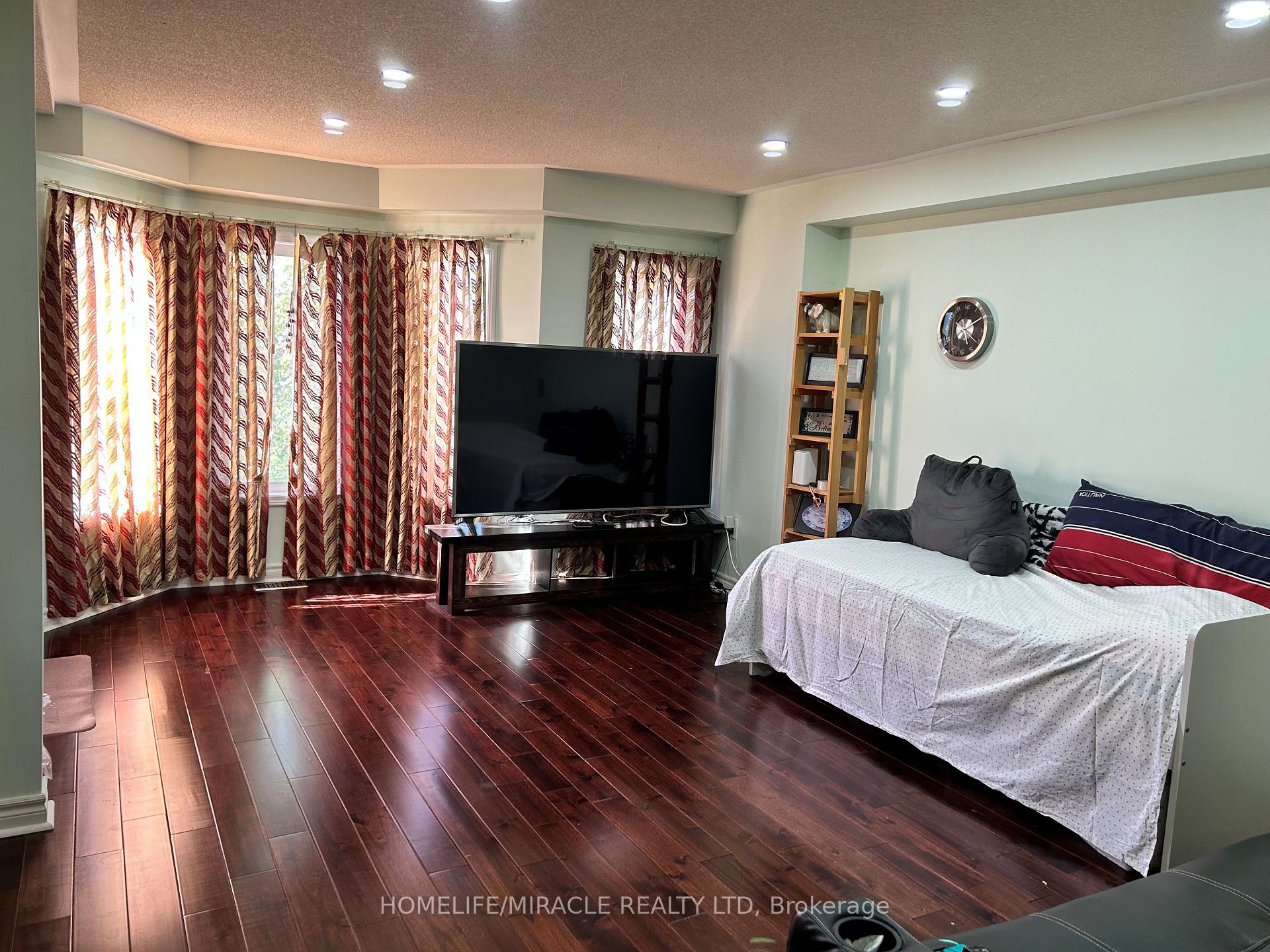 Photo 8 of 83 Cornell Park Avenue, Markham, Cornell — HOMEH