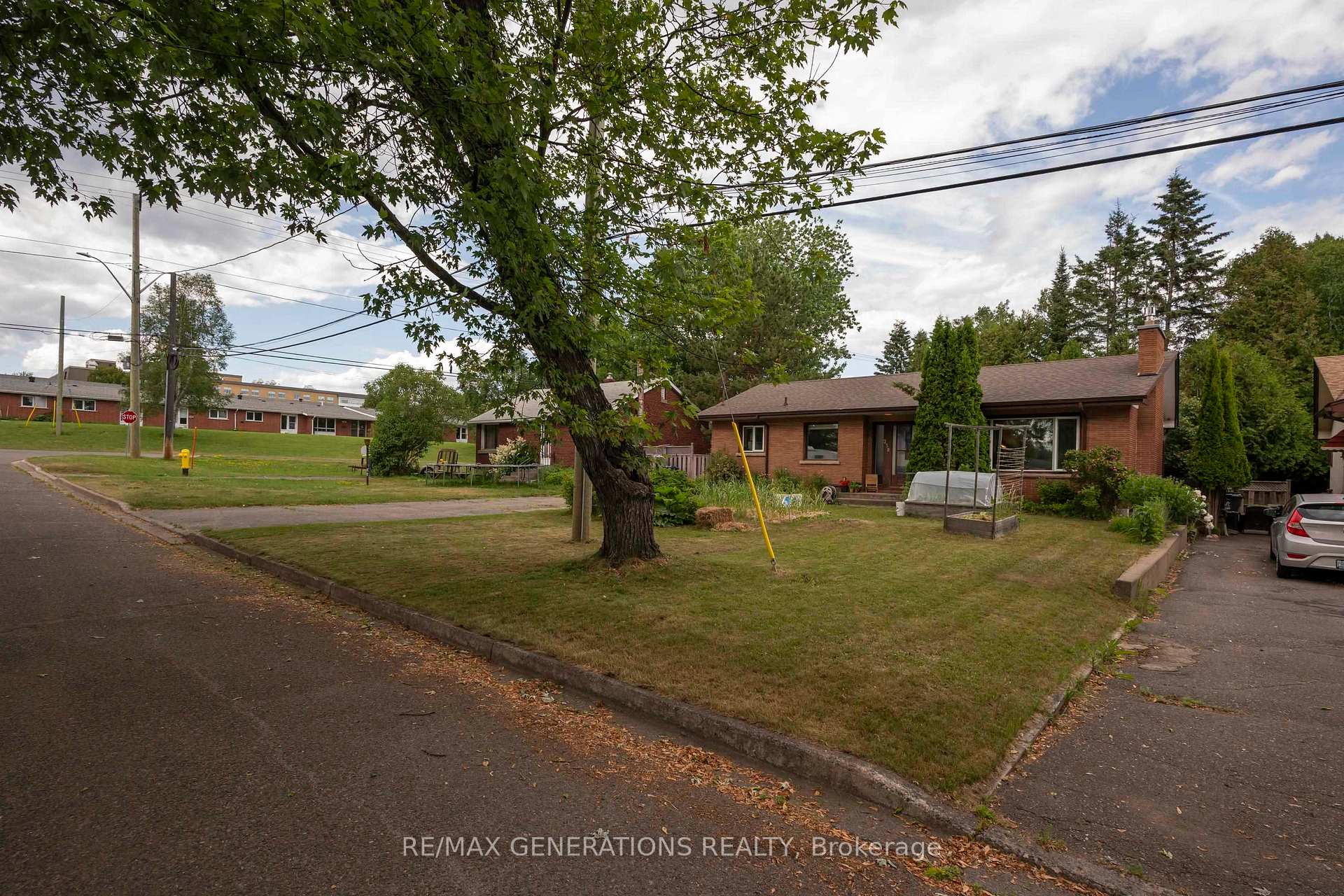 Photo 3 of 238 Nelson Street, Thunder Bay, Court / Cumberland — HOMEH