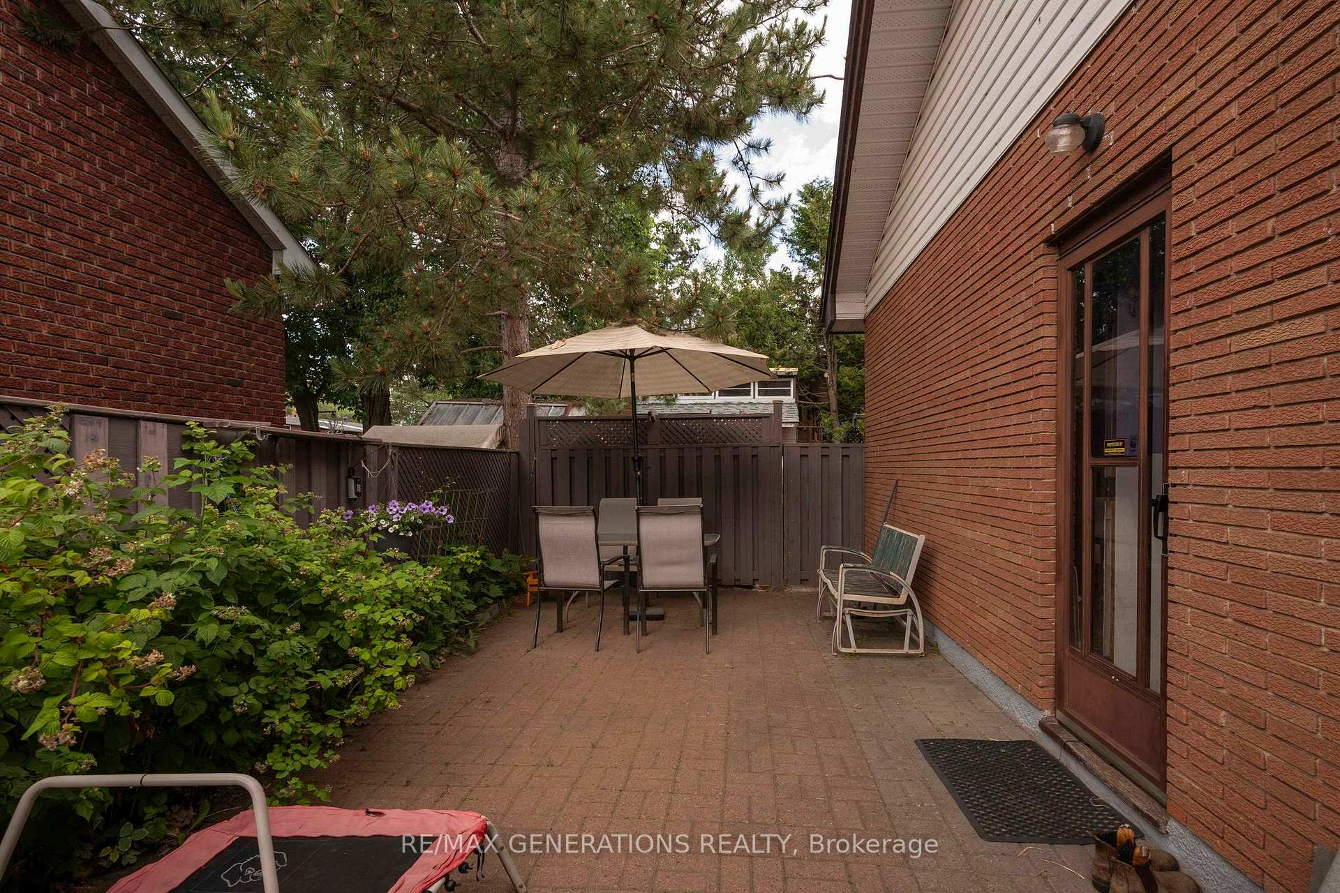 Photo 4 of 238 Nelson Street, Thunder Bay, Court / Cumberland — HOMEH