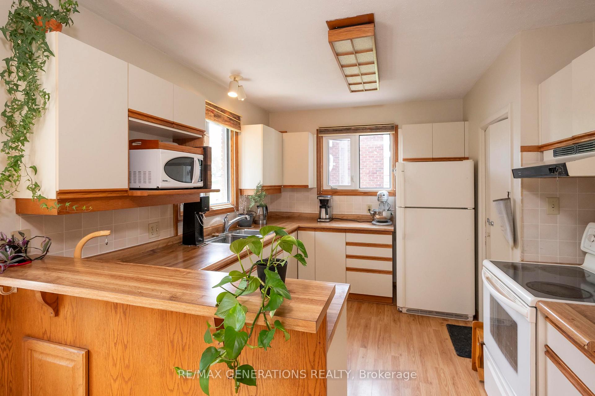 Photo 17 of 238 Nelson Street, Thunder Bay, Court / Cumberland — HOMEH