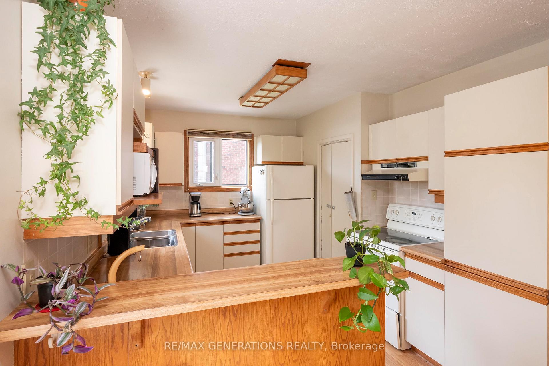 Photo 18 of 238 Nelson Street, Thunder Bay, Court / Cumberland — HOMEH