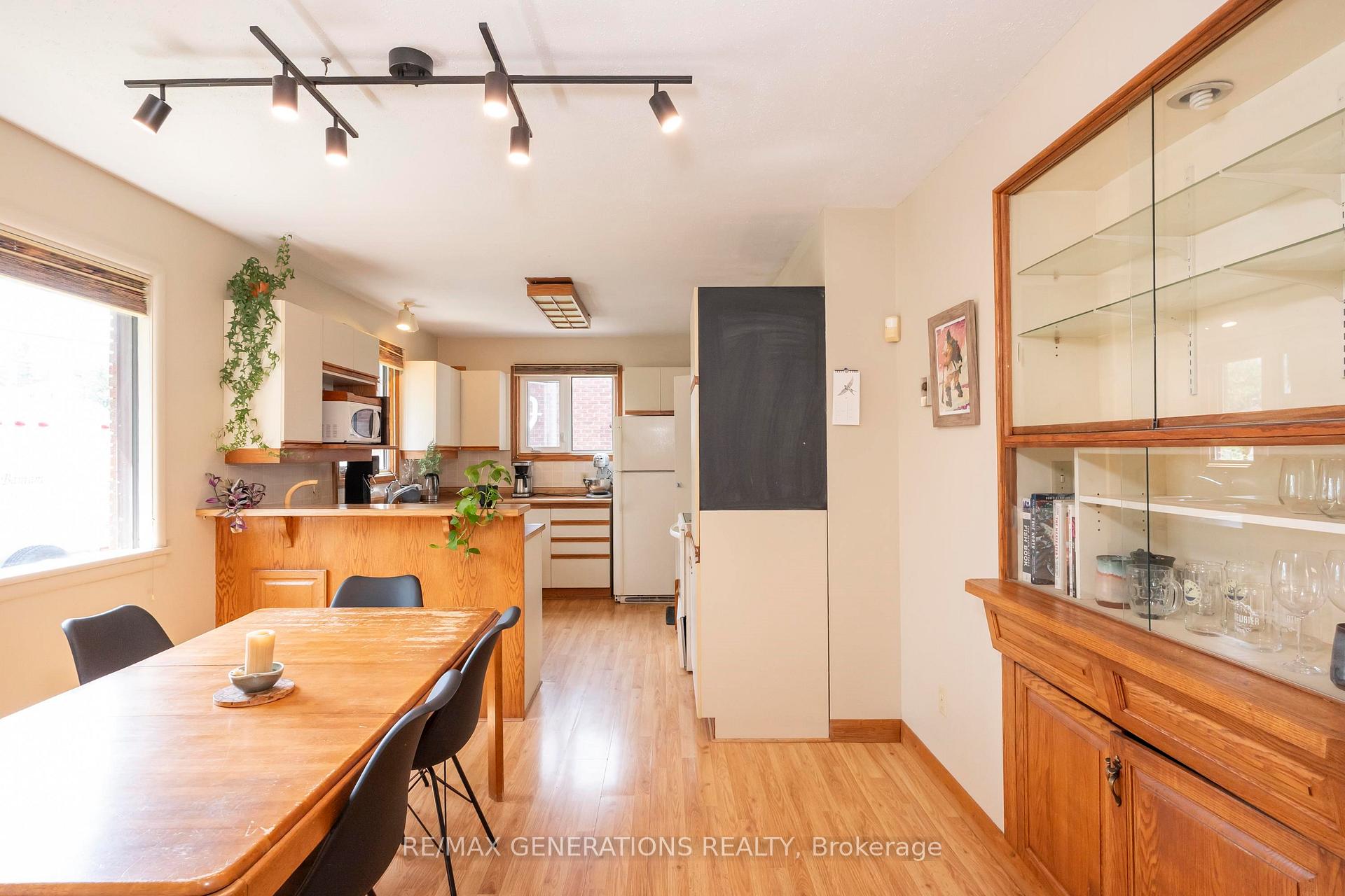 Photo 21 of 238 Nelson Street, Thunder Bay, Court / Cumberland — HOMEH