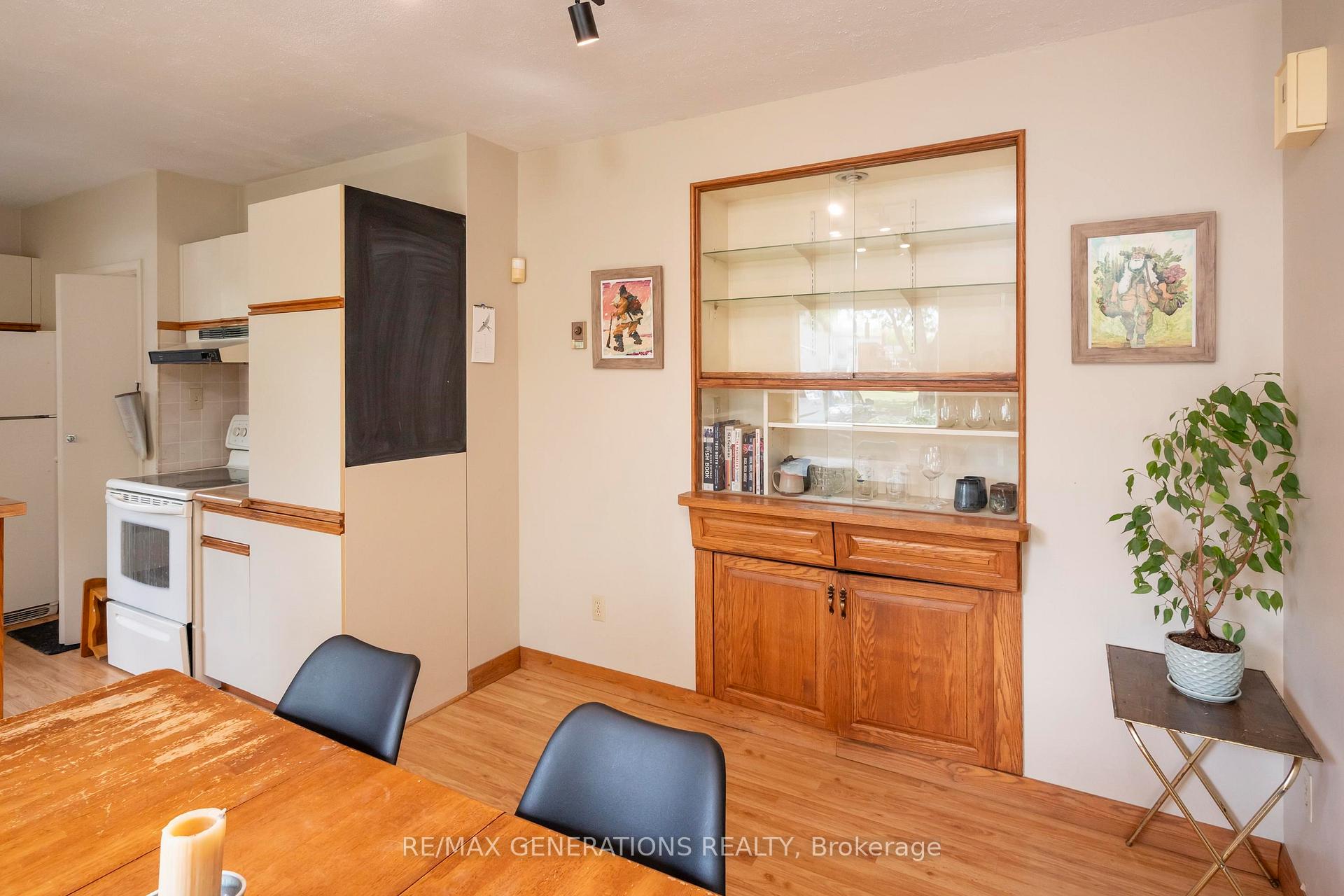 Photo 22 of 238 Nelson Street, Thunder Bay, Court / Cumberland — HOMEH