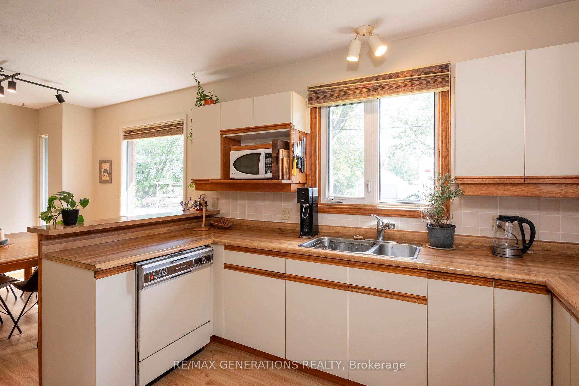 Photo 23 of 238 Nelson Street, Thunder Bay, Court / Cumberland — HOMEH
