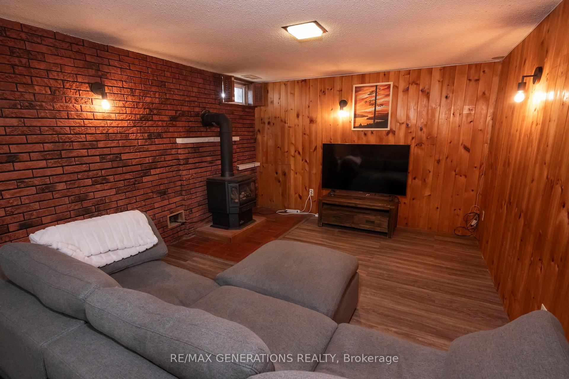 Photo 37 of 238 Nelson Street, Thunder Bay, Court / Cumberland — HOMEH