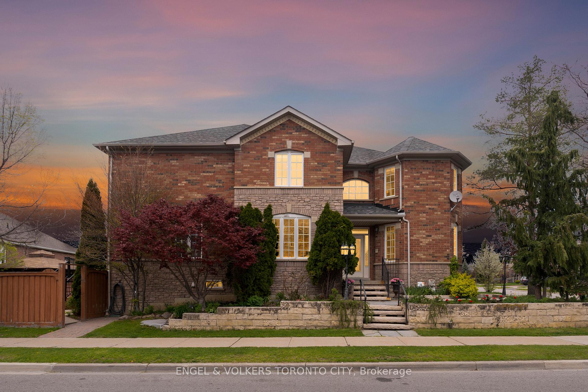 Photo 3 of 342 Sunset Ridge, Vaughan, Sonoma Heights — HOMEH