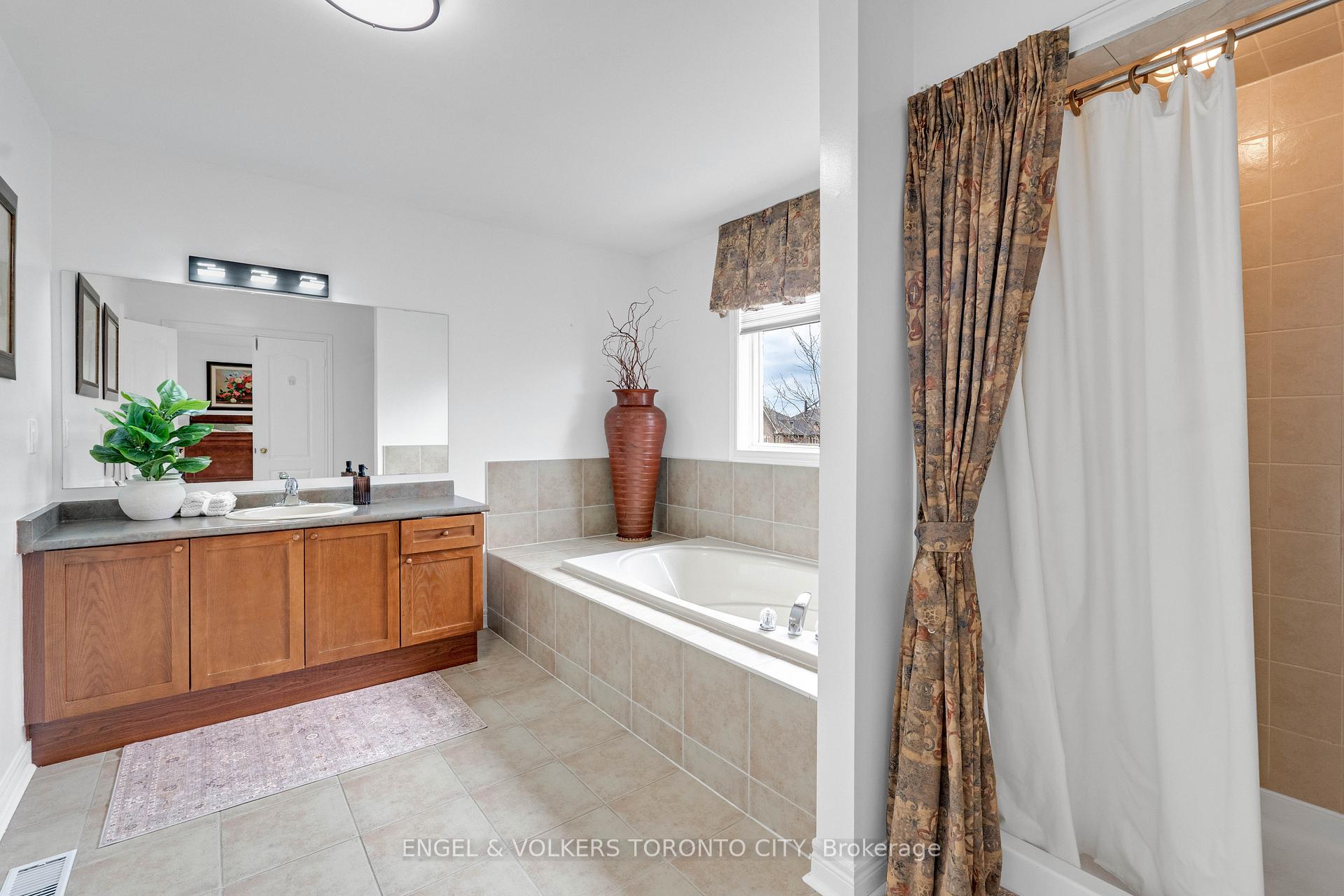 Photo 31 of 342 Sunset Ridge, Vaughan, Sonoma Heights — HOMEH