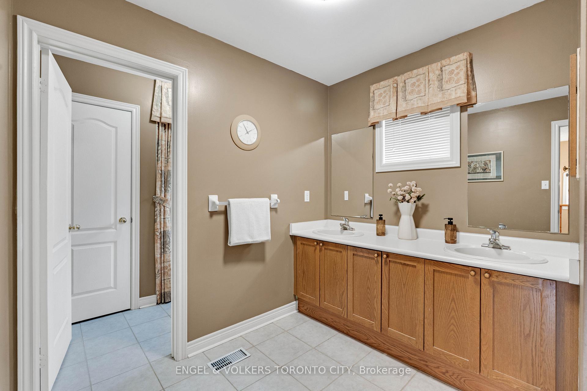 Photo 37 of 342 Sunset Ridge, Vaughan, Sonoma Heights — HOMEH