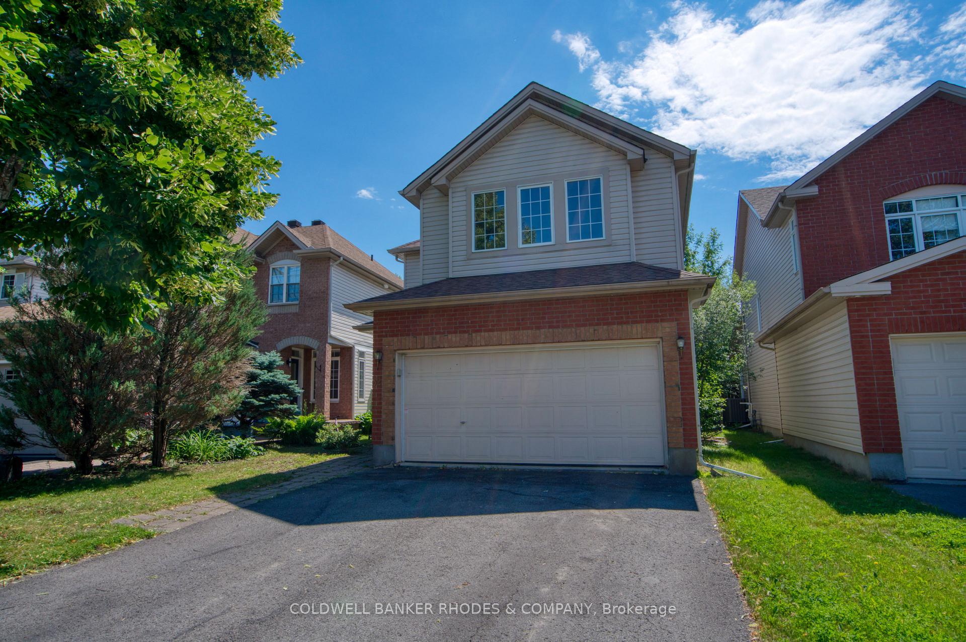 Photo 1 of 32 Catterick Crescent, Ottawa, Kanata - Morgan's Grant/South March — HOMEH