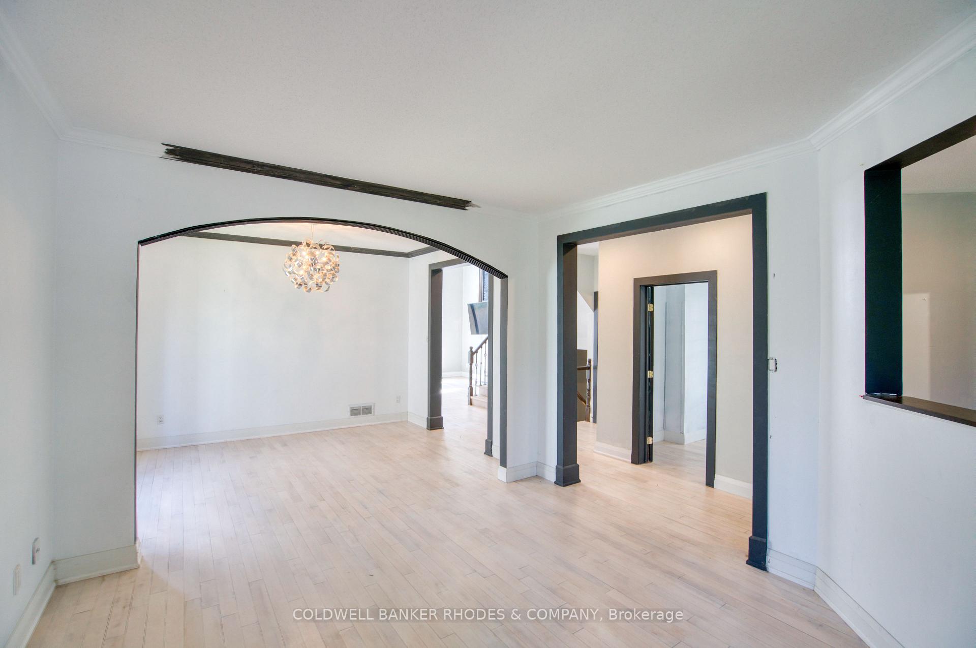 Photo 5 of 32 Catterick Crescent, Ottawa, Kanata - Morgan's Grant/South March — HOMEH