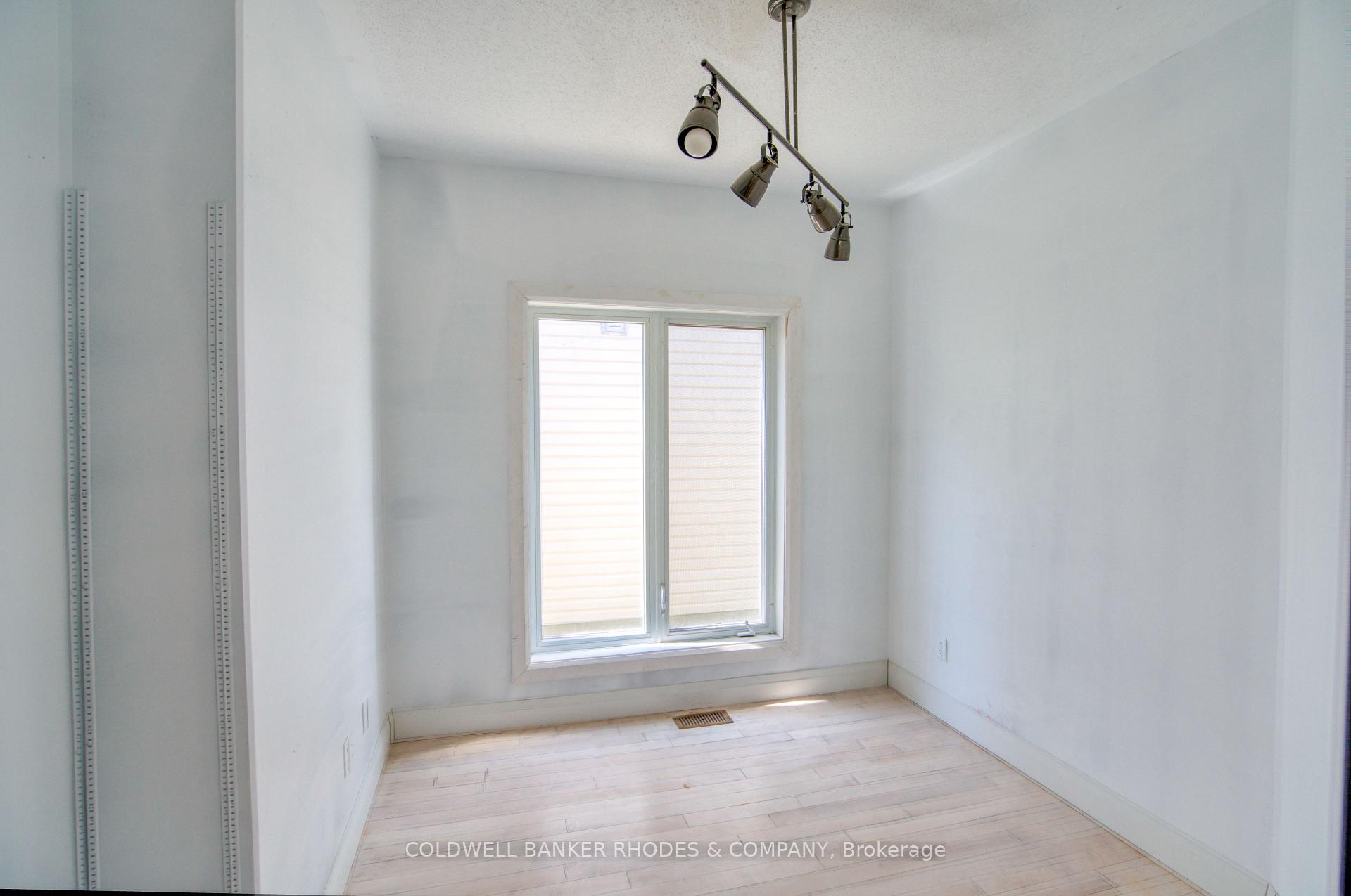 Photo 6 of 32 Catterick Crescent, Ottawa, Kanata - Morgan's Grant/South March — HOMEH