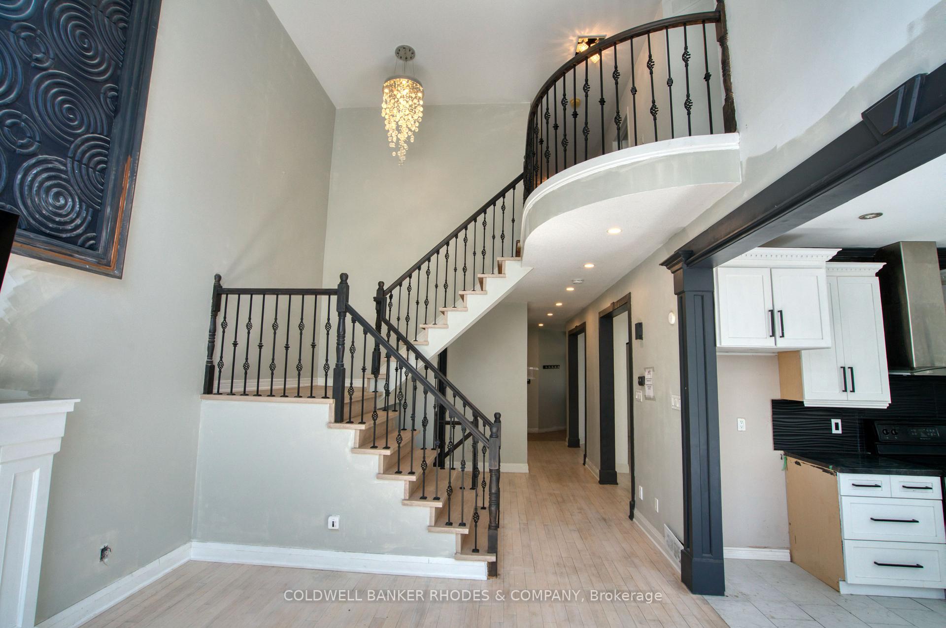 Photo 12 of 32 Catterick Crescent, Ottawa, Kanata - Morgan's Grant/South March — HOMEH