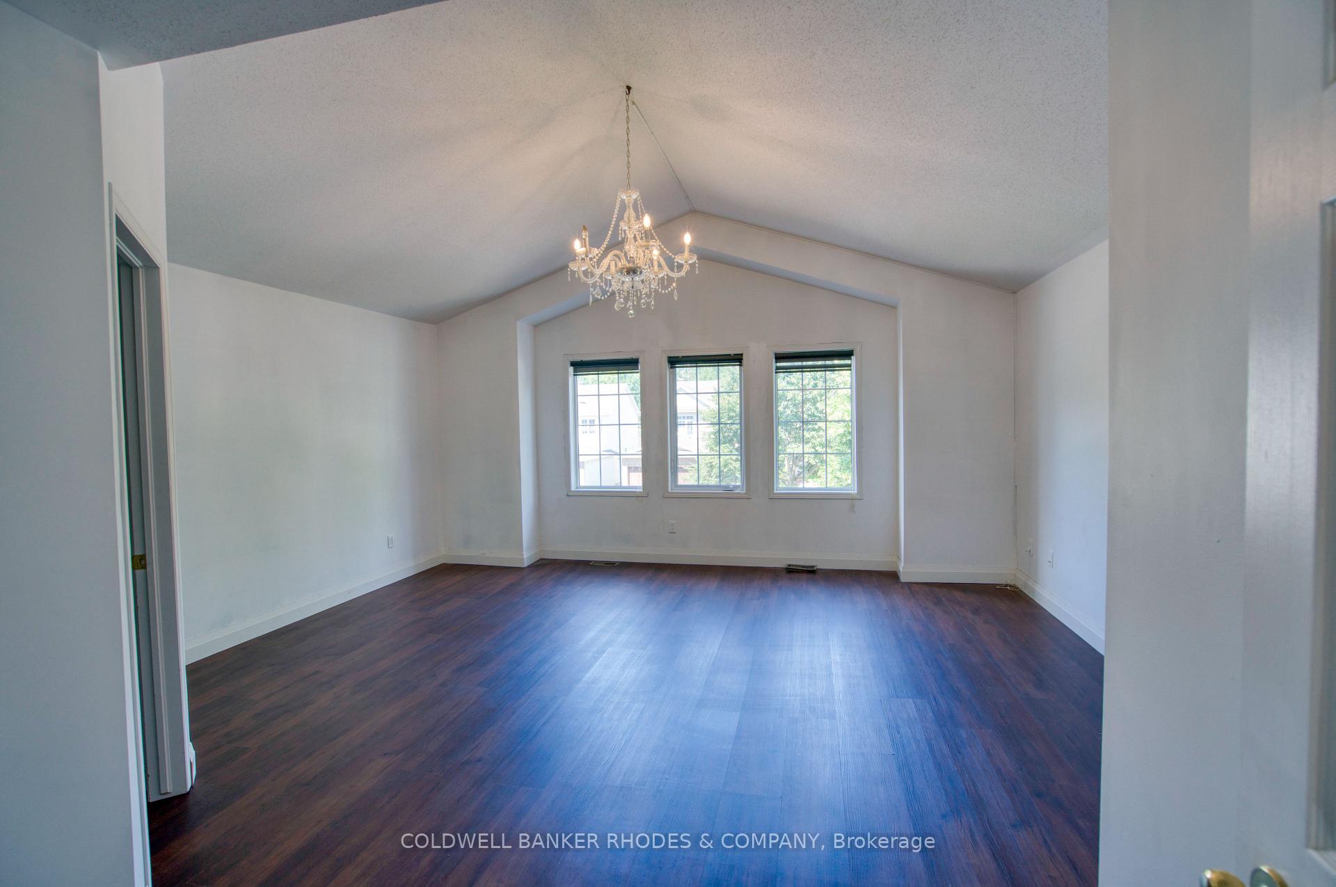 Photo 14 of 32 Catterick Crescent, Ottawa, Kanata - Morgan's Grant/South March — HOMEH
