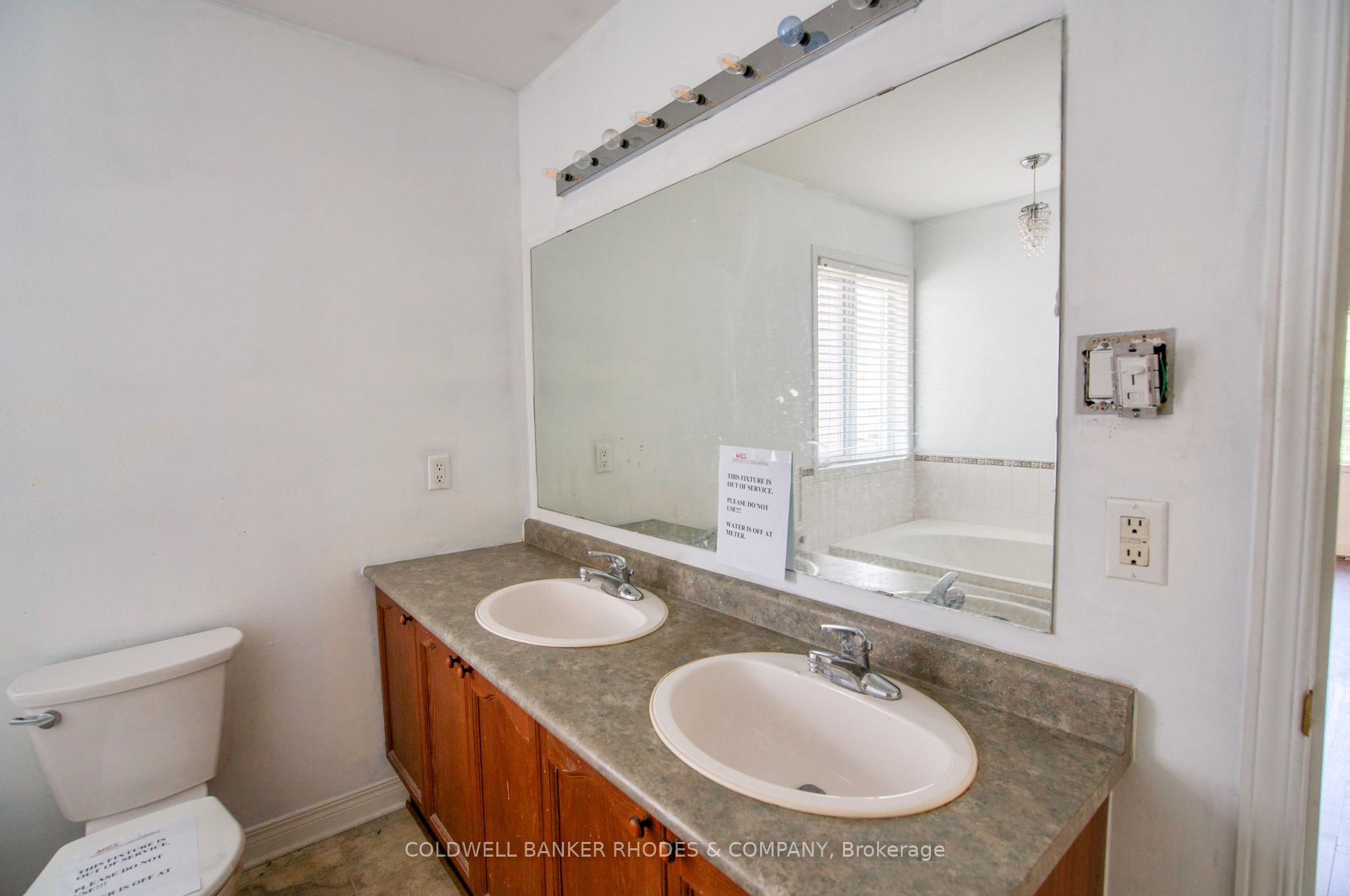 Photo 17 of 32 Catterick Crescent, Ottawa, Kanata - Morgan's Grant/South March — HOMEH