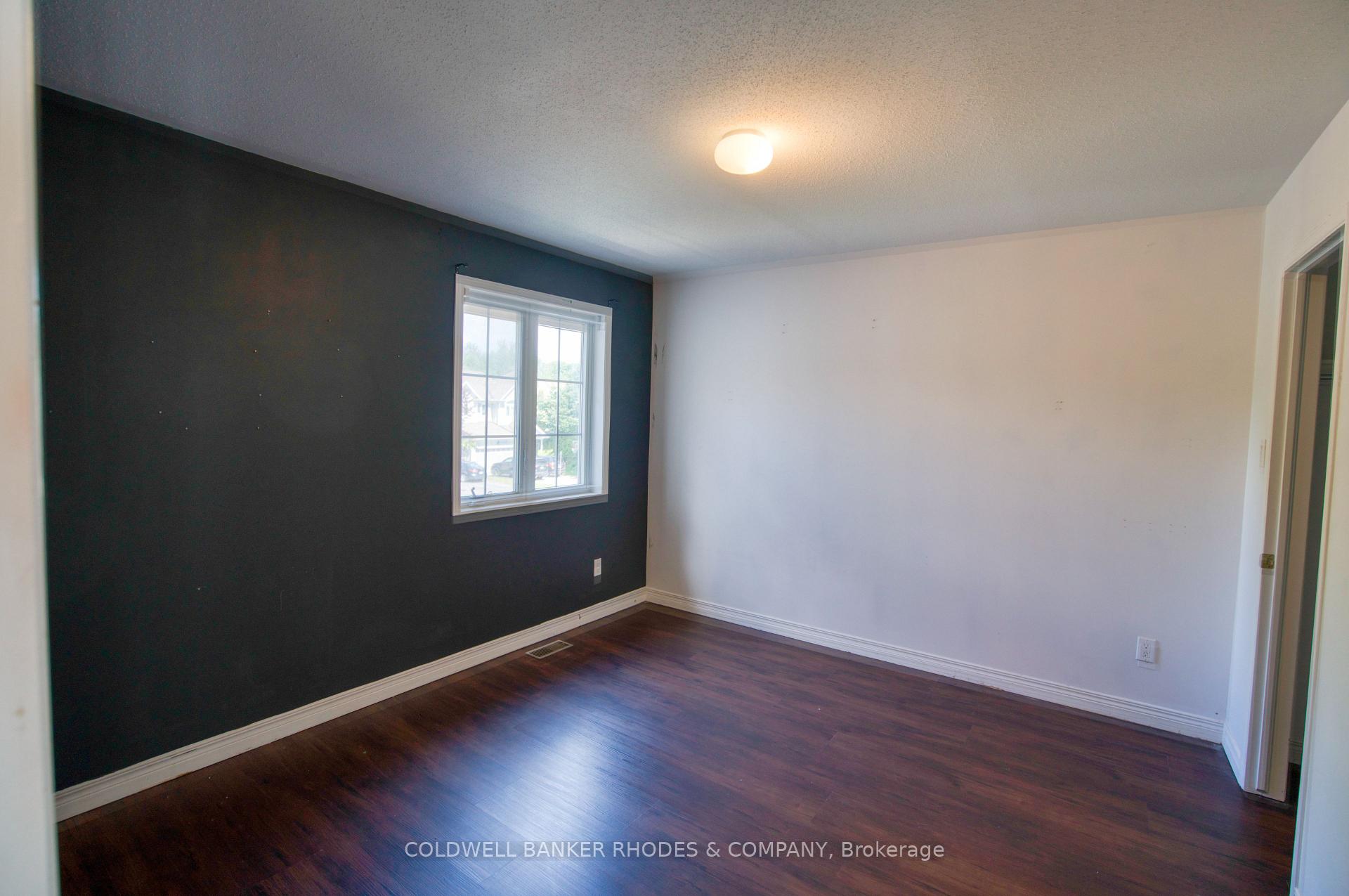 Photo 19 of 32 Catterick Crescent, Ottawa, Kanata - Morgan's Grant/South March — HOMEH