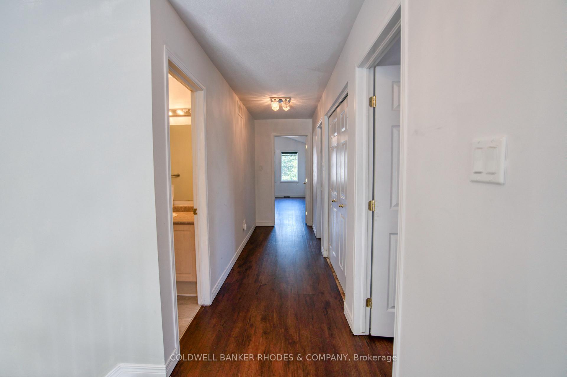 Photo 21 of 32 Catterick Crescent, Ottawa, Kanata - Morgan's Grant/South March — HOMEH