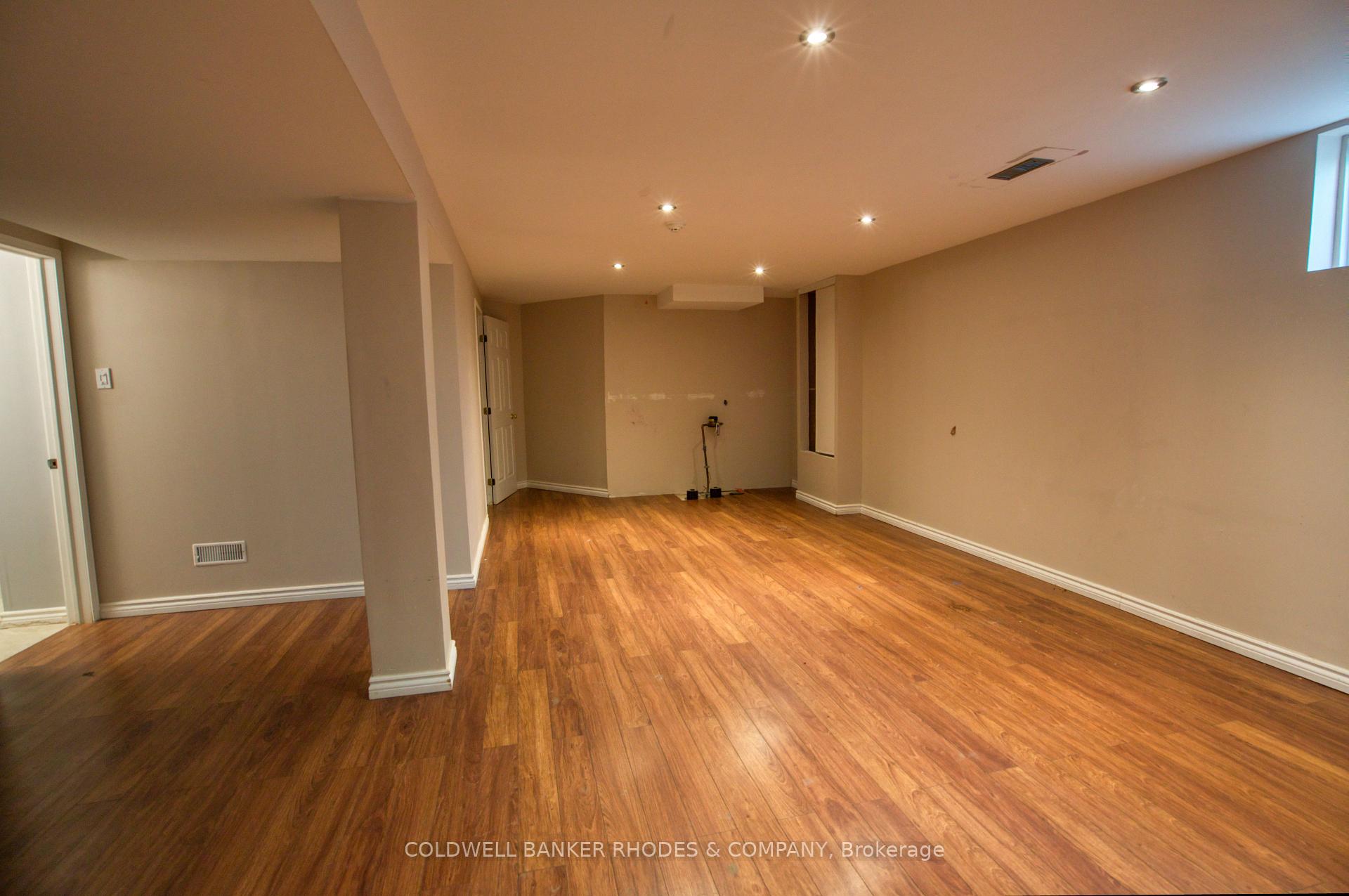 Photo 23 of 32 Catterick Crescent, Ottawa, Kanata - Morgan's Grant/South March — HOMEH
