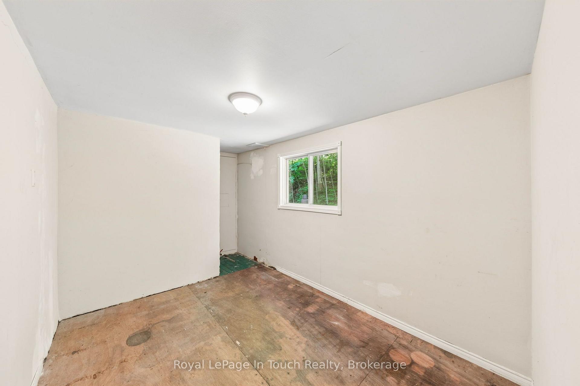 Photo 26 of 1558 Champlain Road, Tiny, Rural Tiny — HOMEH