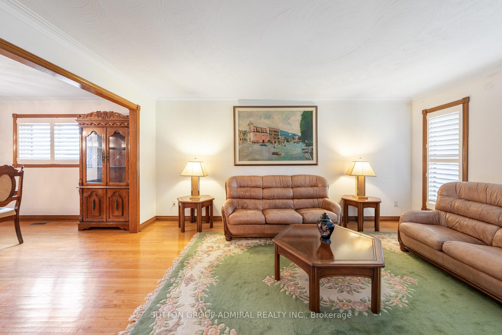 Photo 4 of 48 Weldrick Road W, Richmond Hill, North Richvale — HOMEH