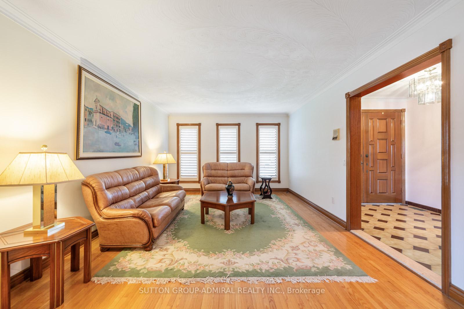 Photo 5 of 48 Weldrick Road W, Richmond Hill, North Richvale — HOMEH
