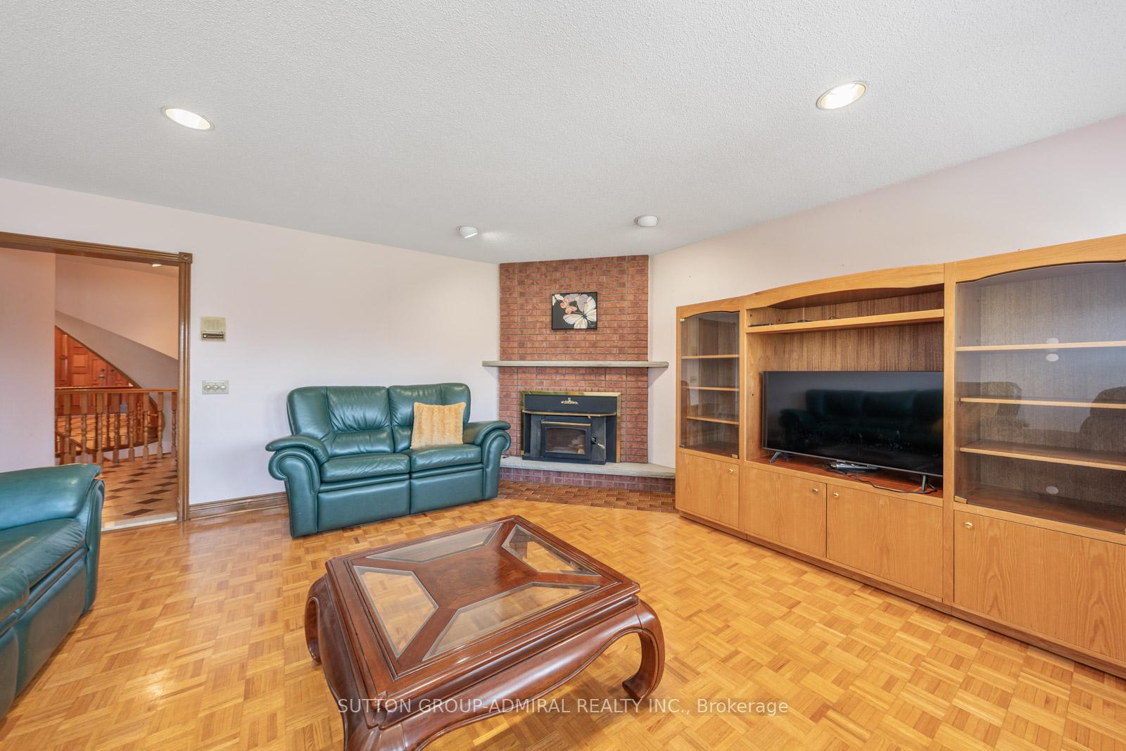 Photo 13 of 48 Weldrick Road W, Richmond Hill, North Richvale — HOMEH