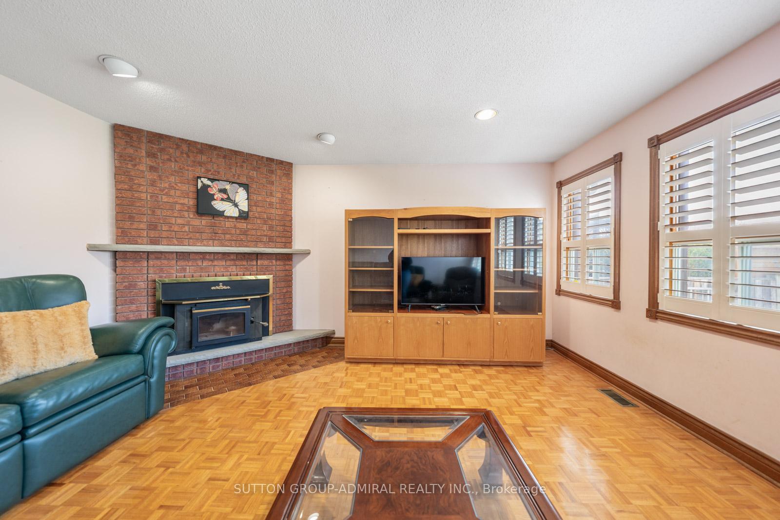Photo 14 of 48 Weldrick Road W, Richmond Hill, North Richvale — HOMEH