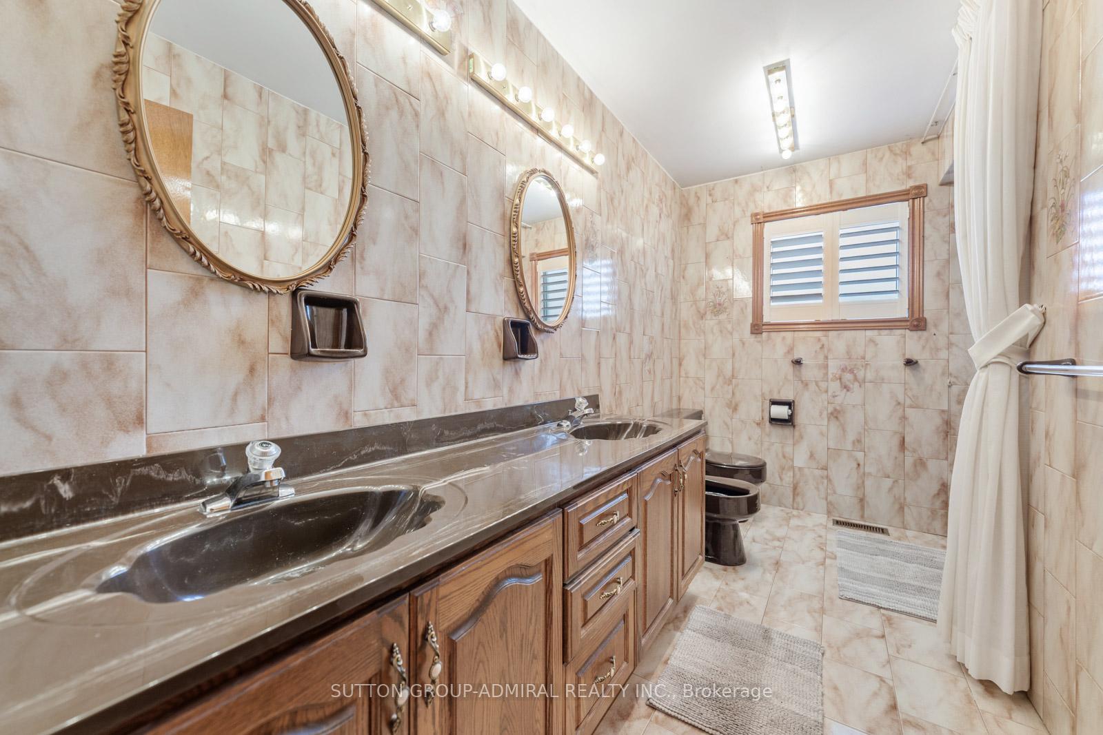 Photo 21 of 48 Weldrick Road W, Richmond Hill, North Richvale — HOMEH