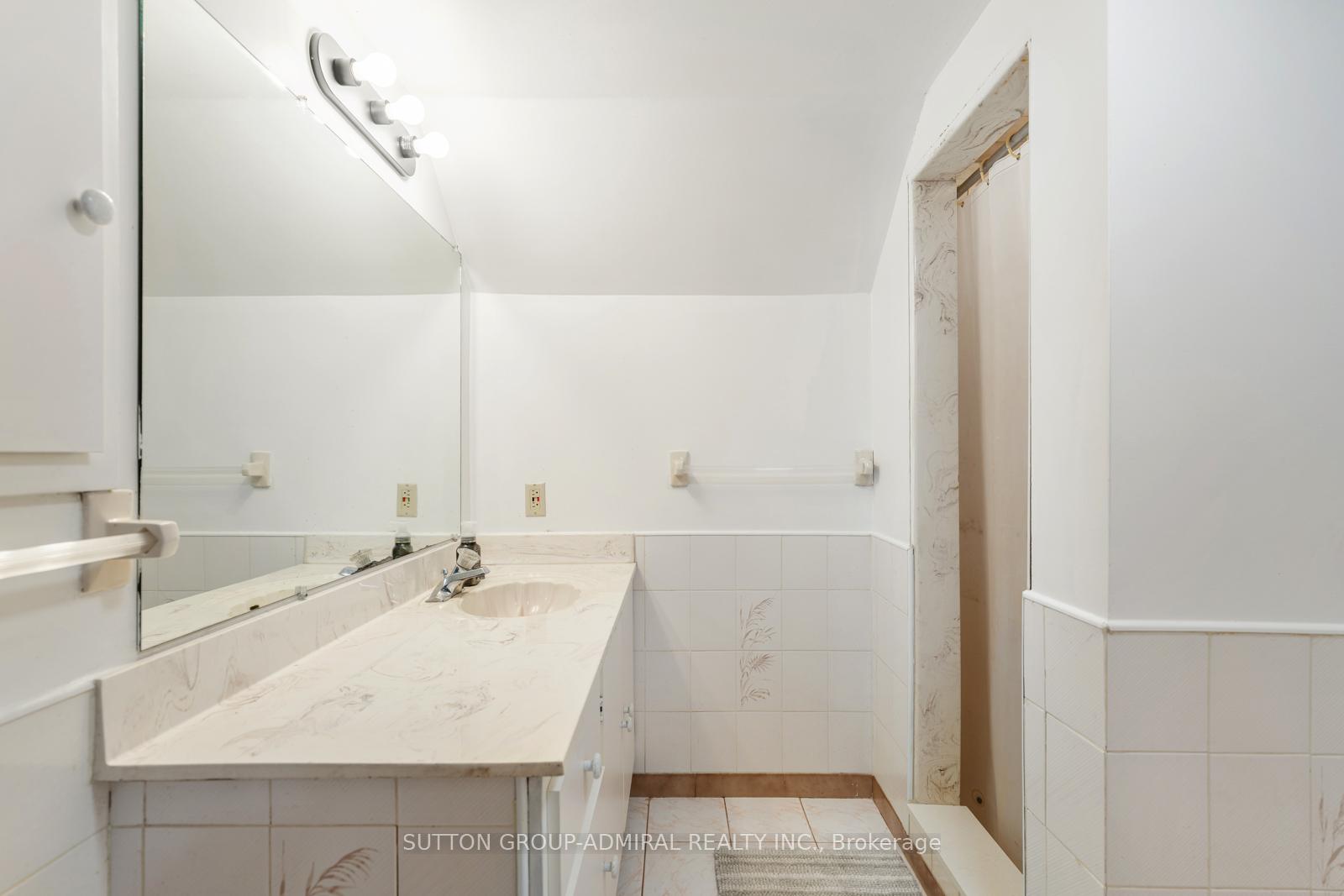 Photo 29 of 48 Weldrick Road W, Richmond Hill, North Richvale — HOMEH