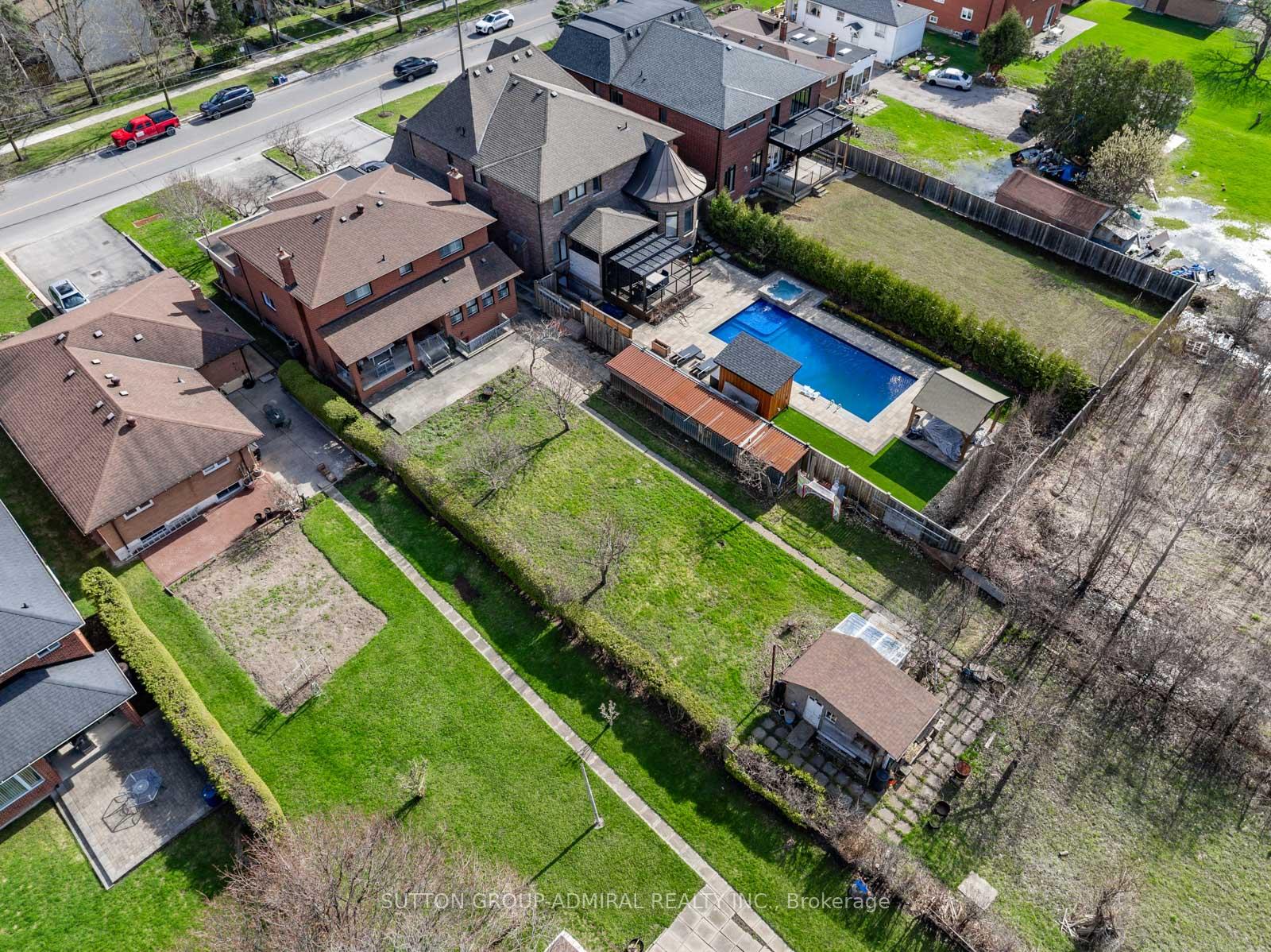 Photo 36 of 48 Weldrick Road W, Richmond Hill, North Richvale — HOMEH