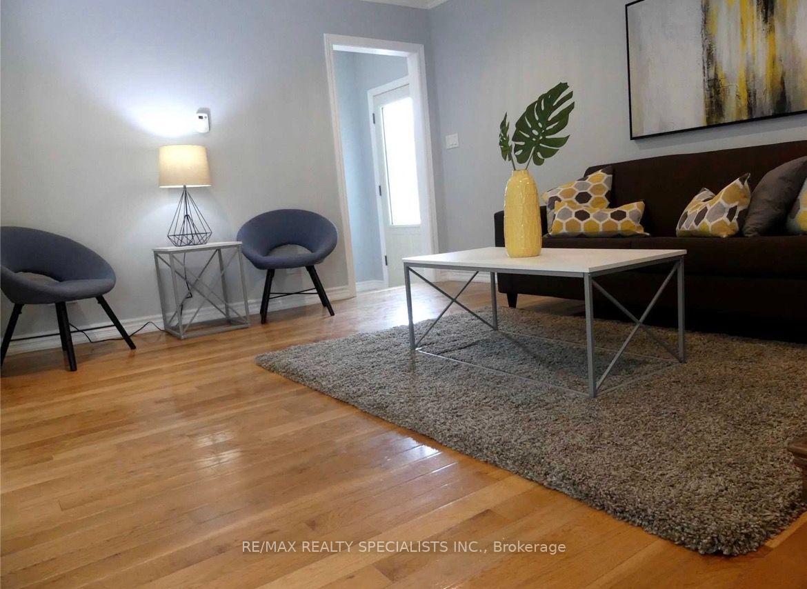 Photo 3 of Unit B, 304 EdgeHill Drive N, Barrie, Edgehill Drive — HOMEH