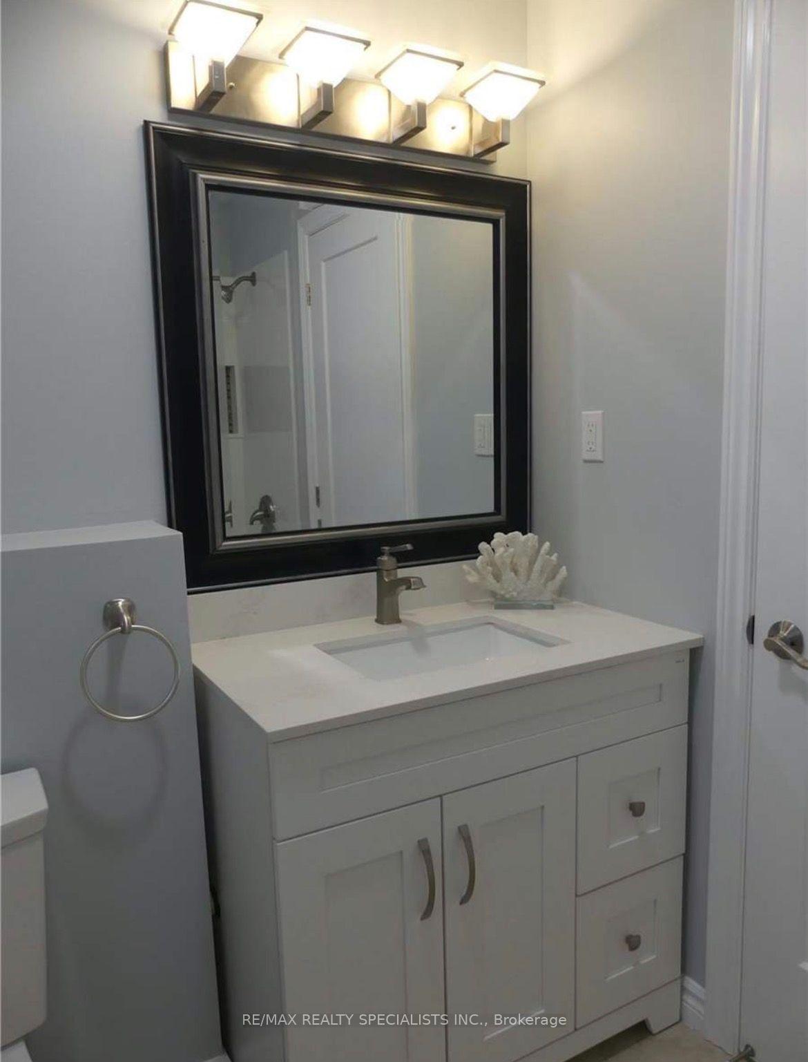 Photo 12 of Unit B, 304 EdgeHill Drive N, Barrie, Edgehill Drive — HOMEH