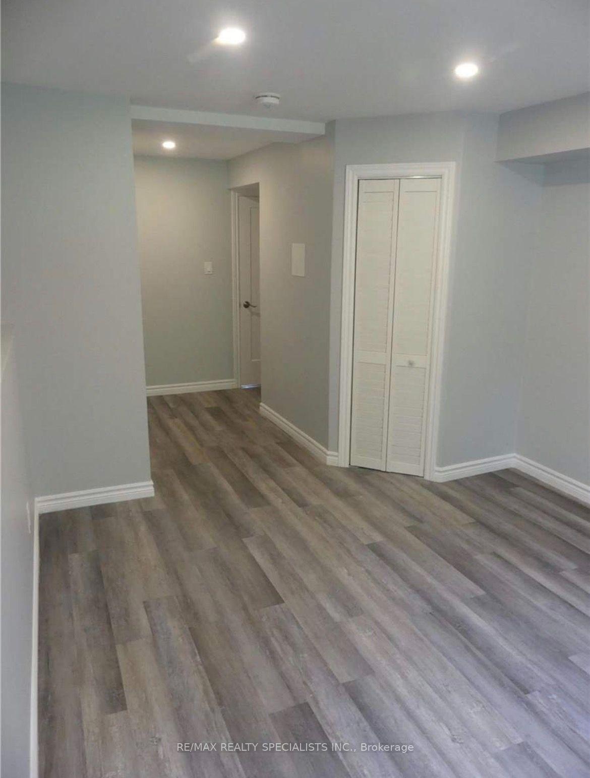 Photo 14 of Unit B, 304 EdgeHill Drive N, Barrie, Edgehill Drive — HOMEH