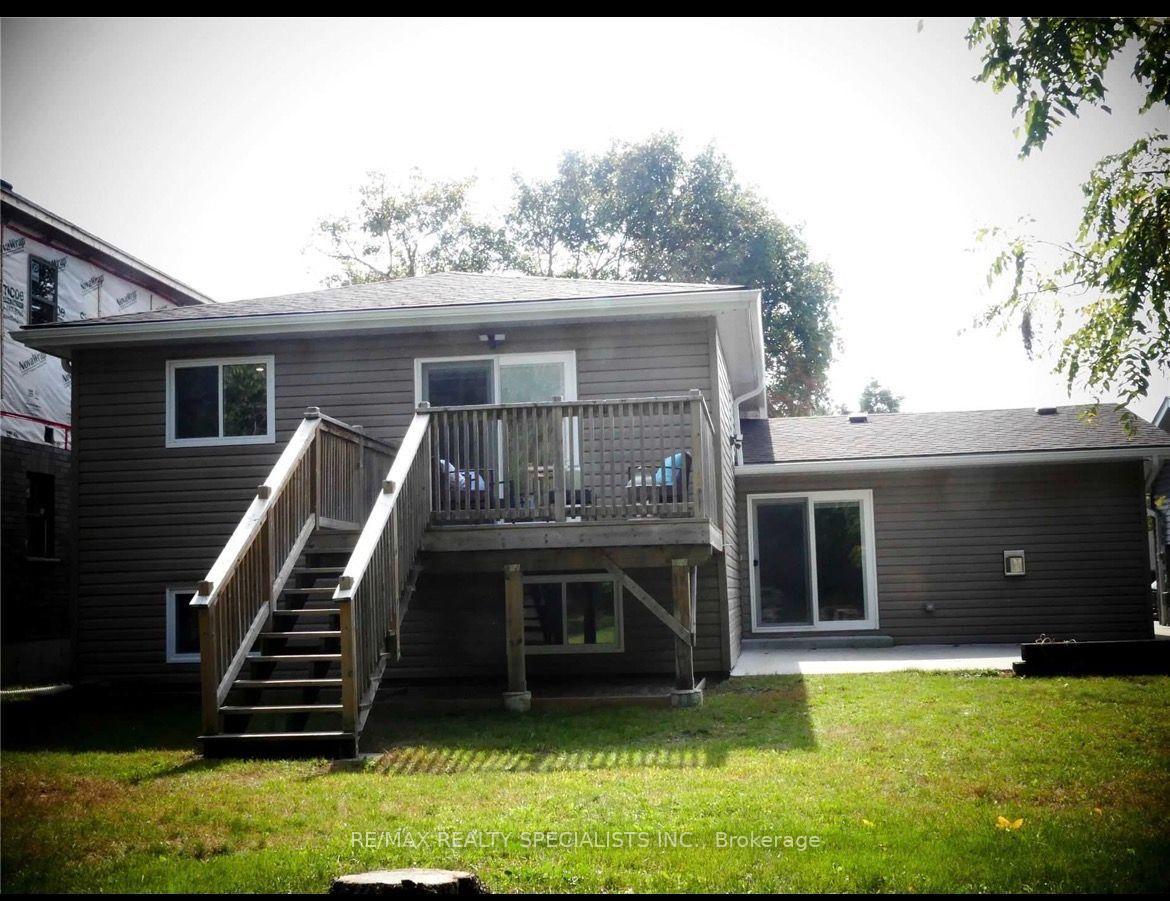 Photo 16 of Unit B, 304 EdgeHill Drive N, Barrie, Edgehill Drive — HOMEH