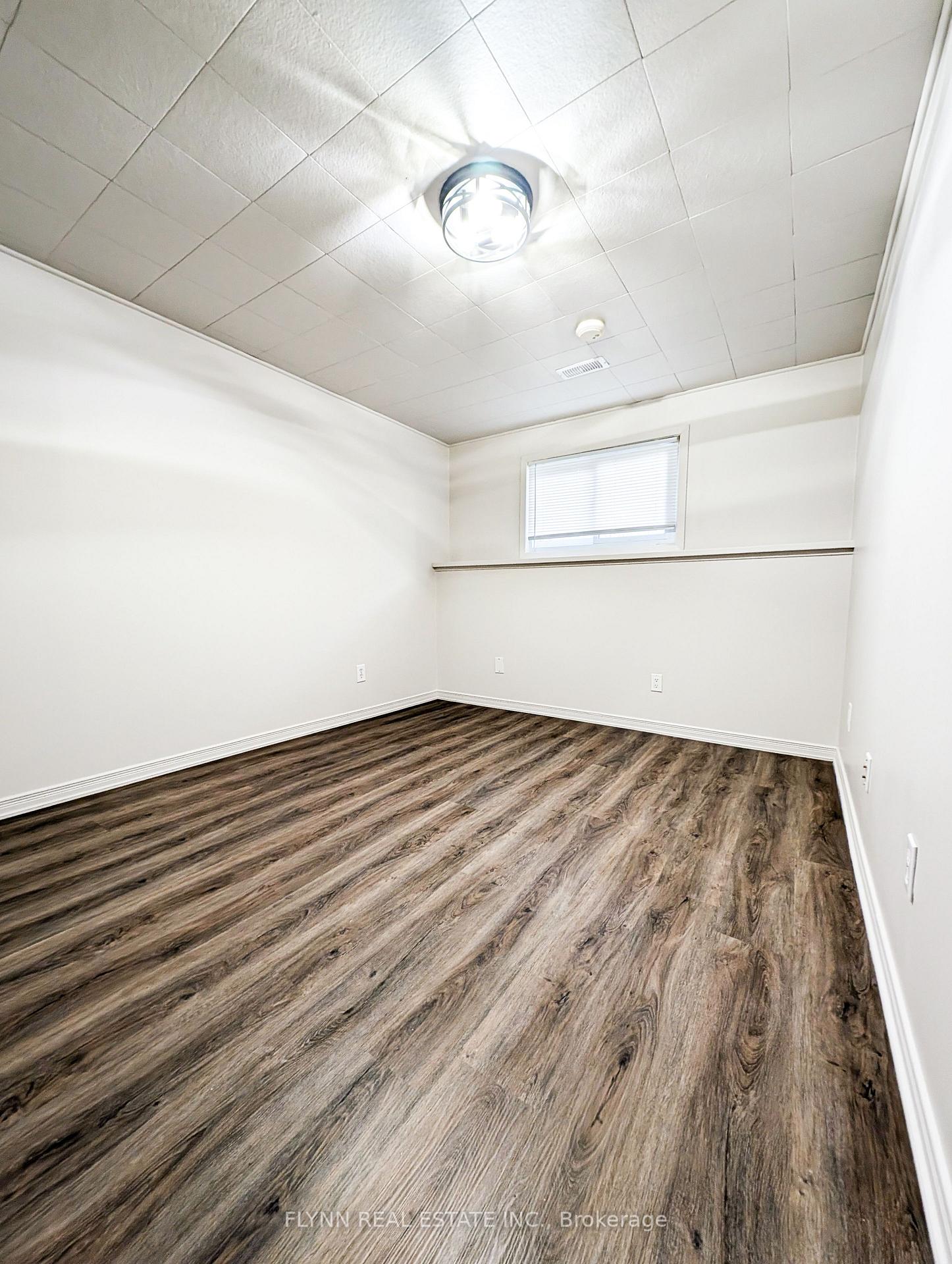 Photo 5 of Unit 2, 164 Windsor Street, Welland, Broadway — HOMEH