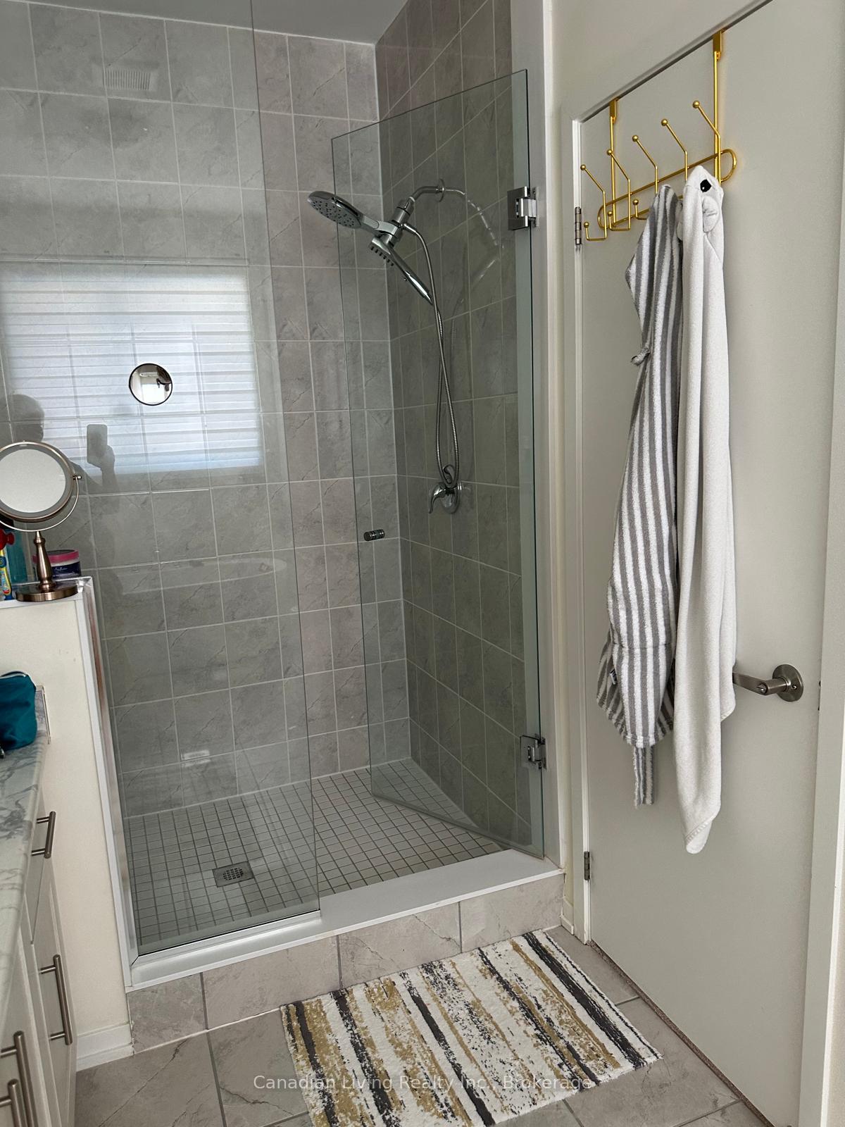 Photo 12 of 56 Rumi Court, Vaughan, Patterson — HOMEH